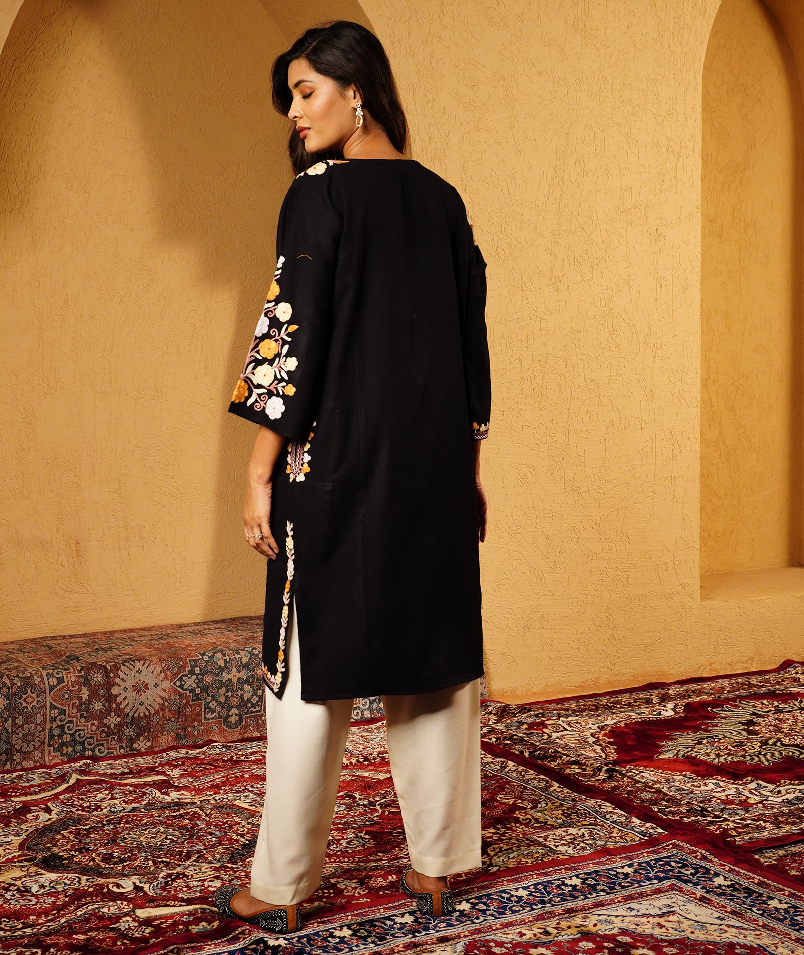 Black Aari Embroidered Arm & Neck Design kashmiri Woolen Pheran