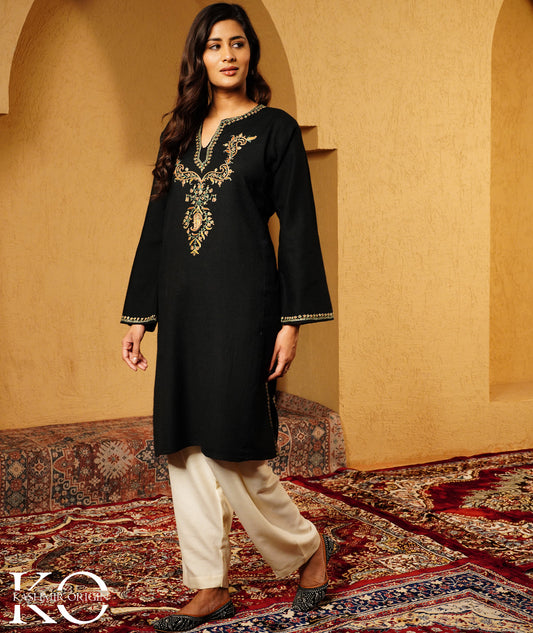 Black Hand Sozni Embroidered Kashmiri Pure Wool Pheran