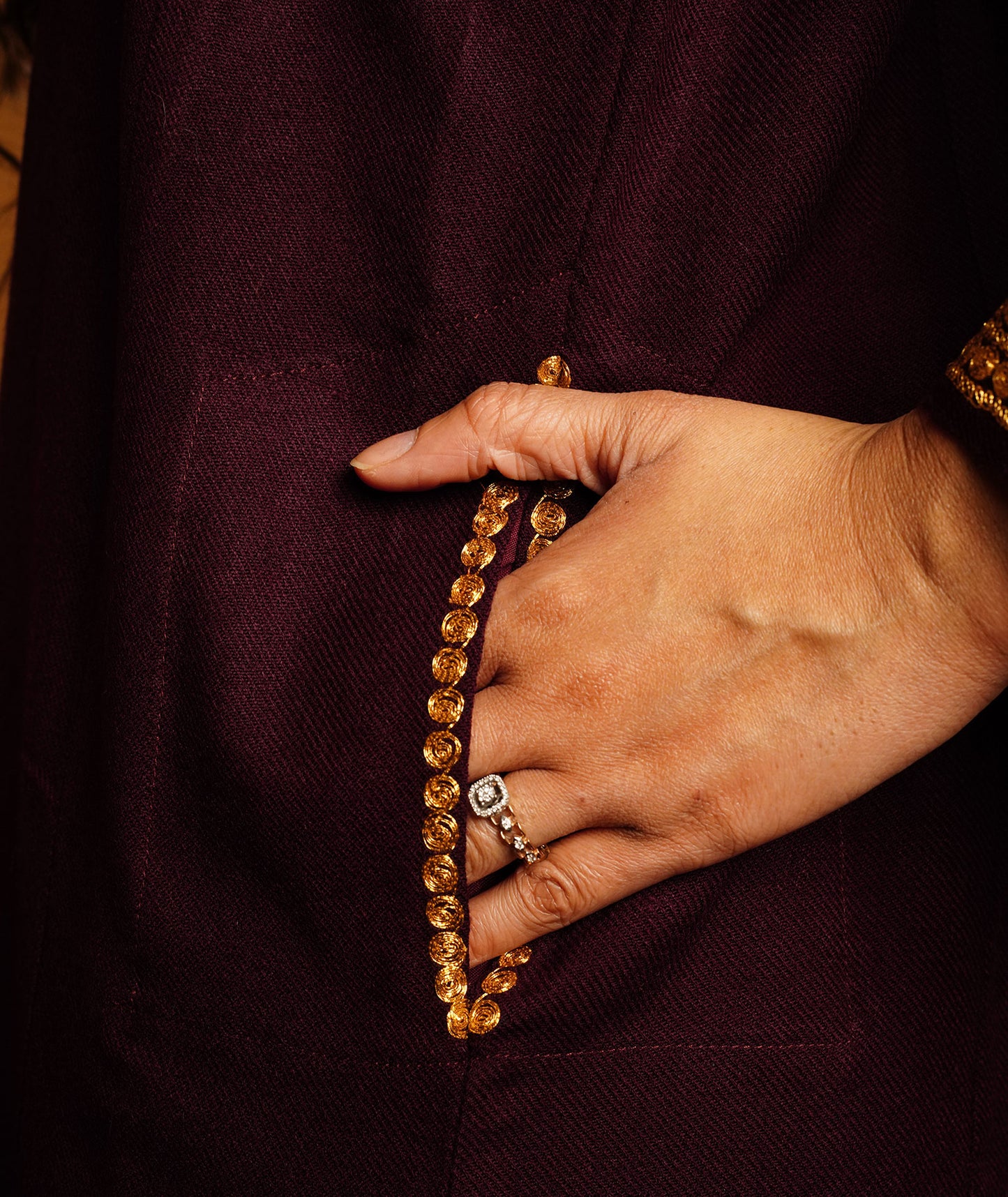 Sangria Red Tilla Embroidered Woolen Pheran