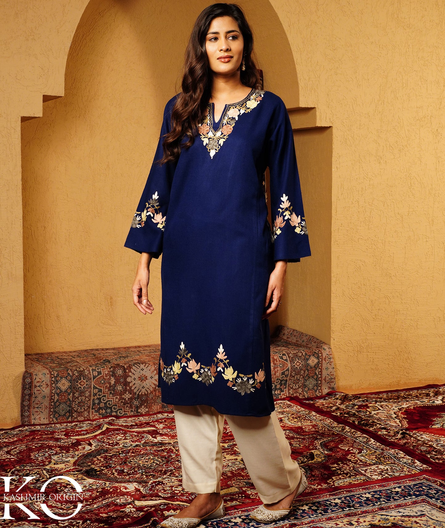 Blue Aari Embroidered U Shape Design KashmiriWoolen Pheran