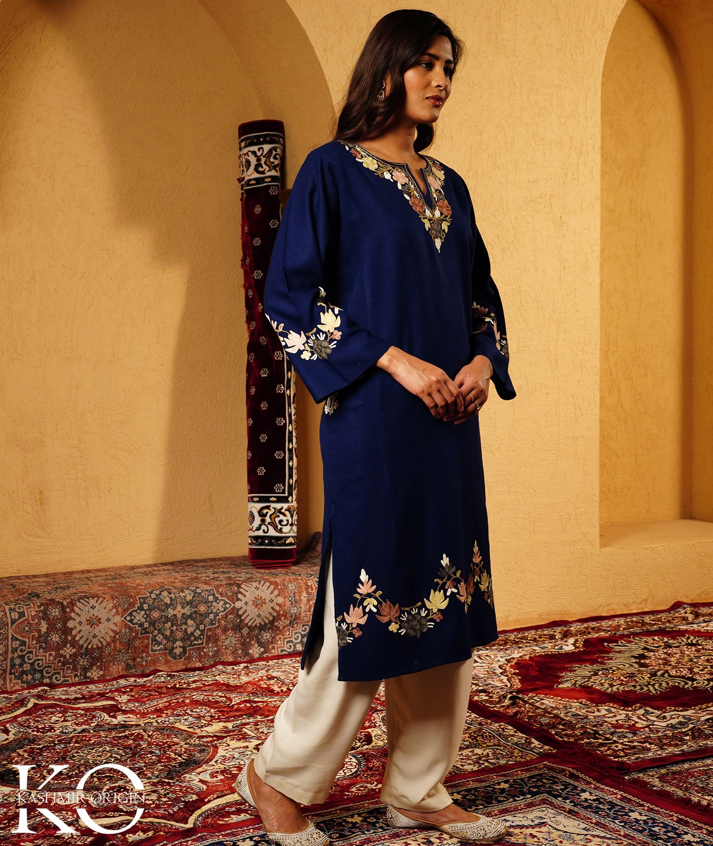 Blue Aari Embroidered U Shape Design KashmiriWoolen Pheran