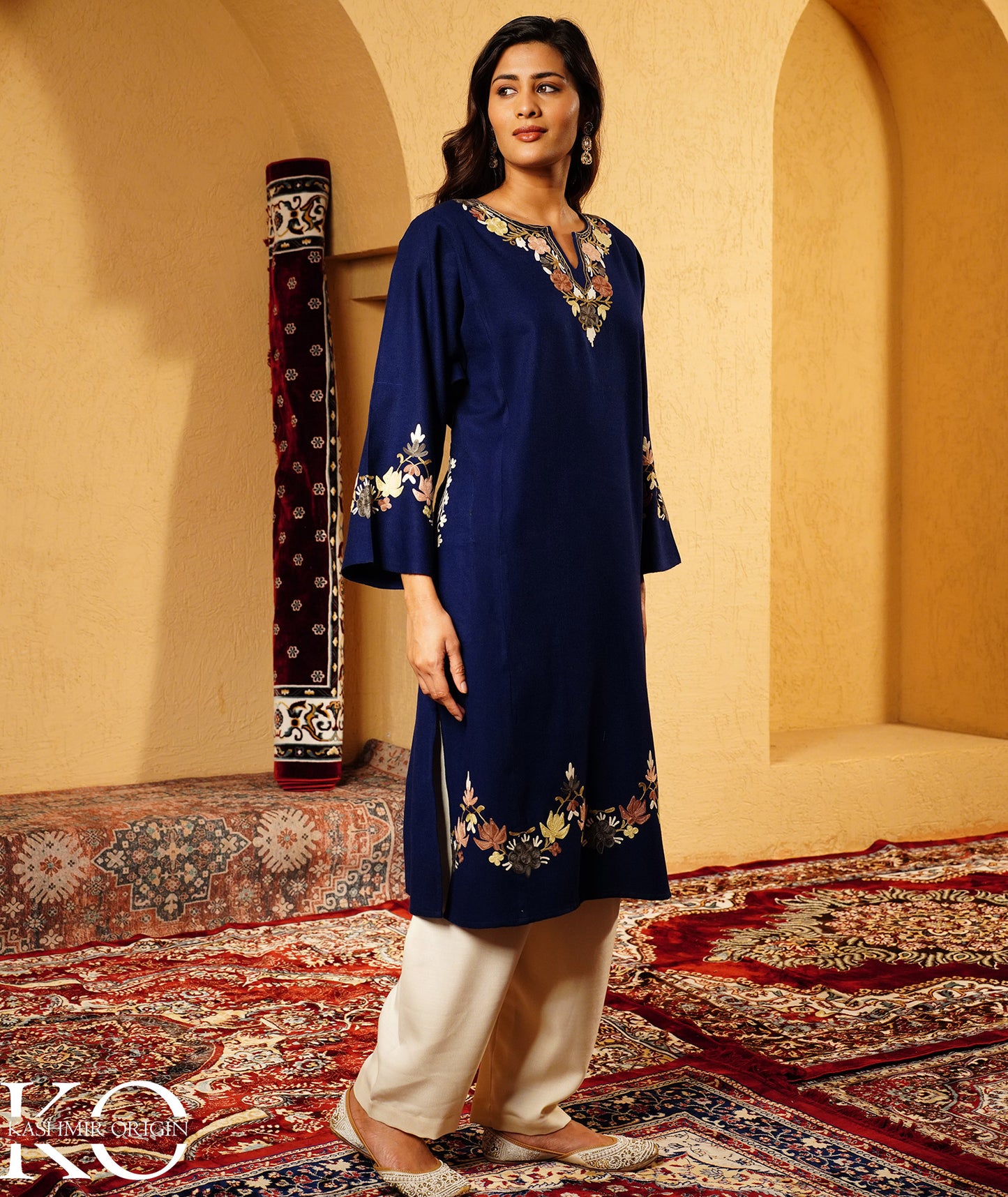 Blue Aari Embroidered U Shape Design KashmiriWoolen Pheran