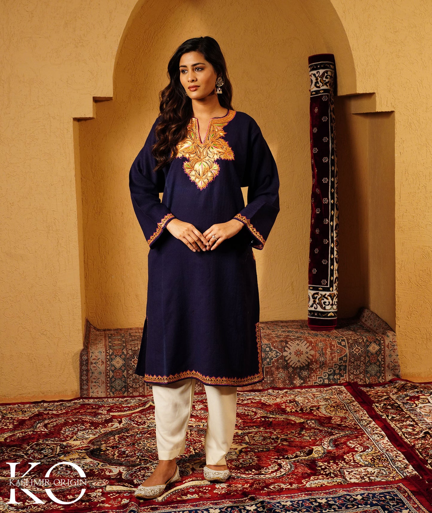 Navy Blue Tilla Embroidered Pure kashmiri Woolen Pheran