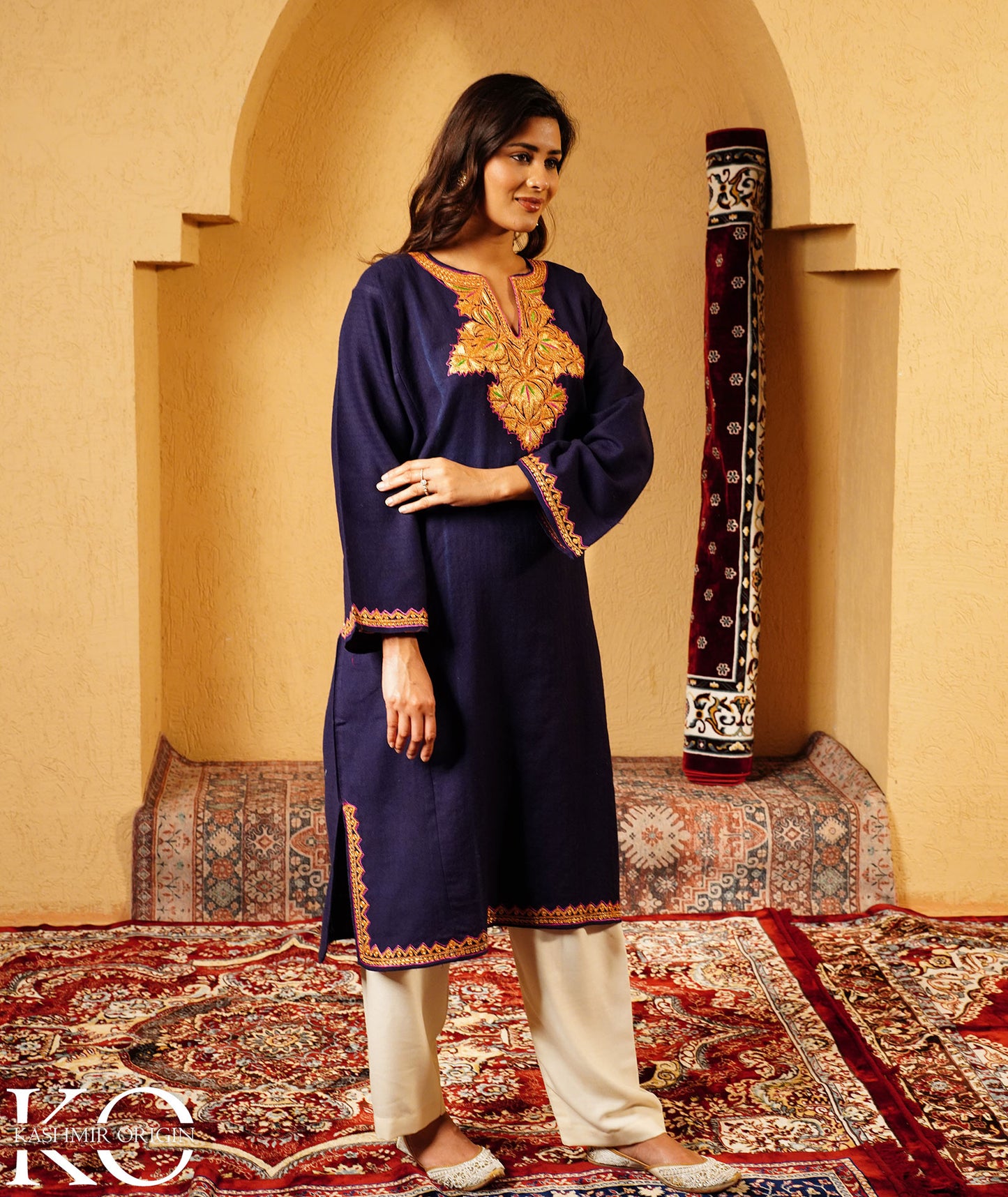 Navy Blue Tilla Embroidered Pure kashmiri Woolen Pheran