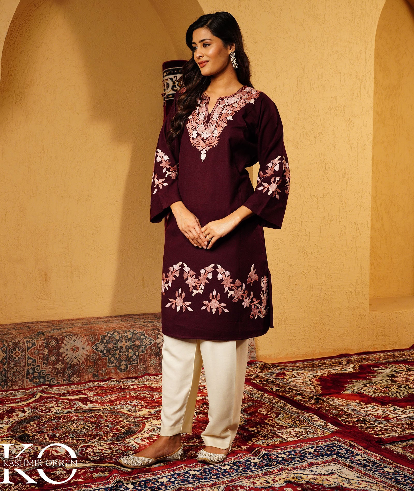 Plum Aari Embroidered Woolen Pheran