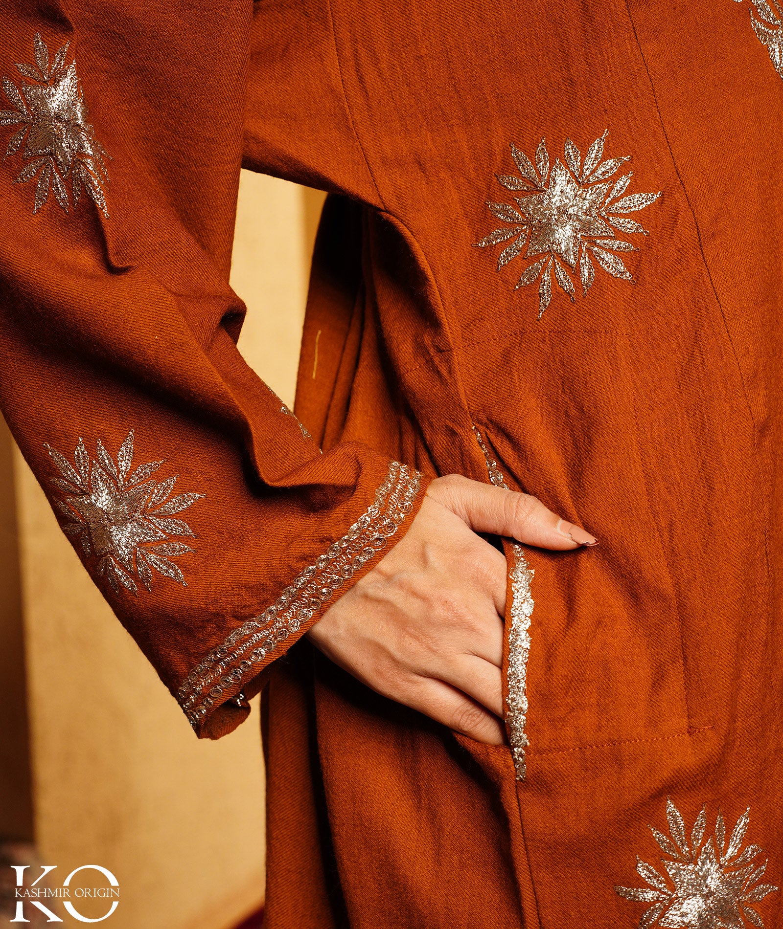 Rust Tilla Embroidered Bootidaar Pure kashmiri Wool Pheran Set