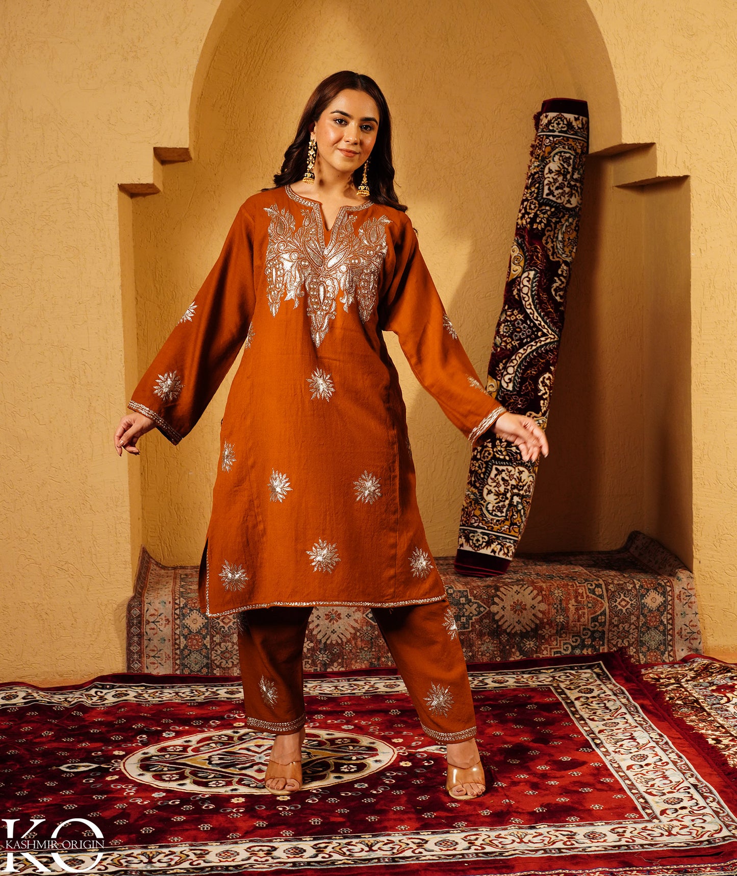 Rust Tilla Embroidered Bootidaar Pure kashmiri Wool Pheran Set