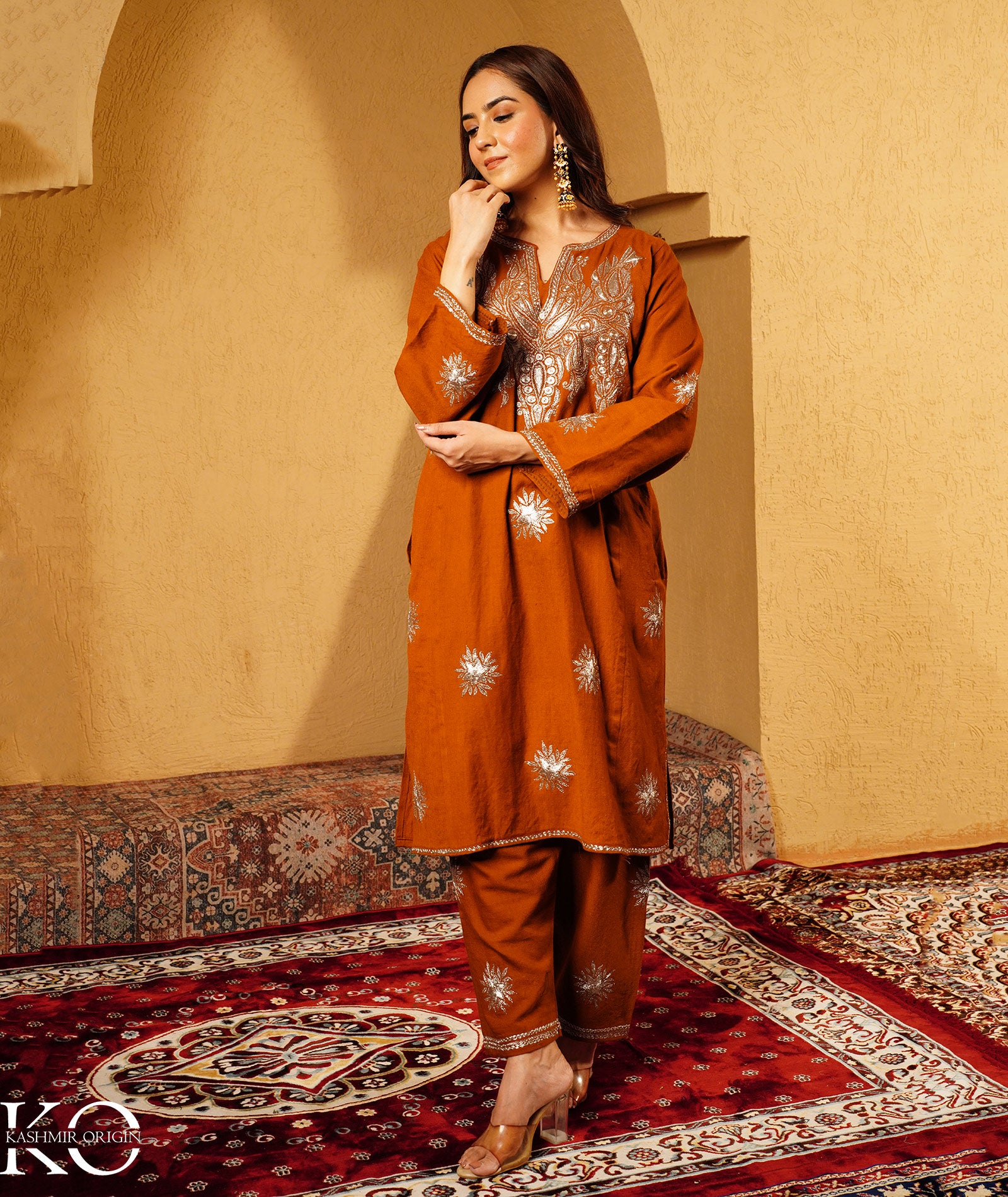 Rust Tilla Embroidered Bootidaar Pure kashmiri Wool Pheran Set
