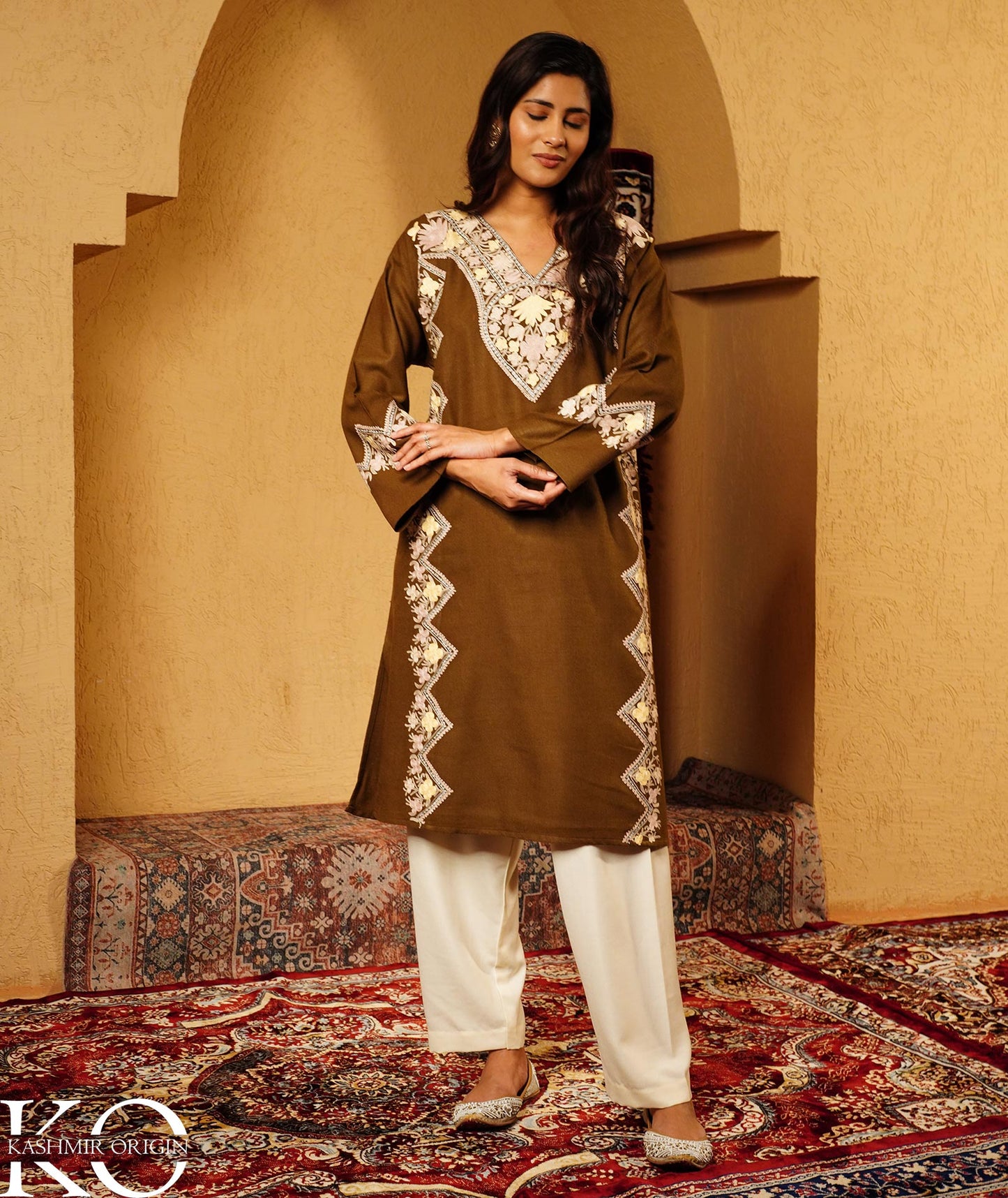 Olive Brown Aari & Zari Embroidered Woolen Pheran
