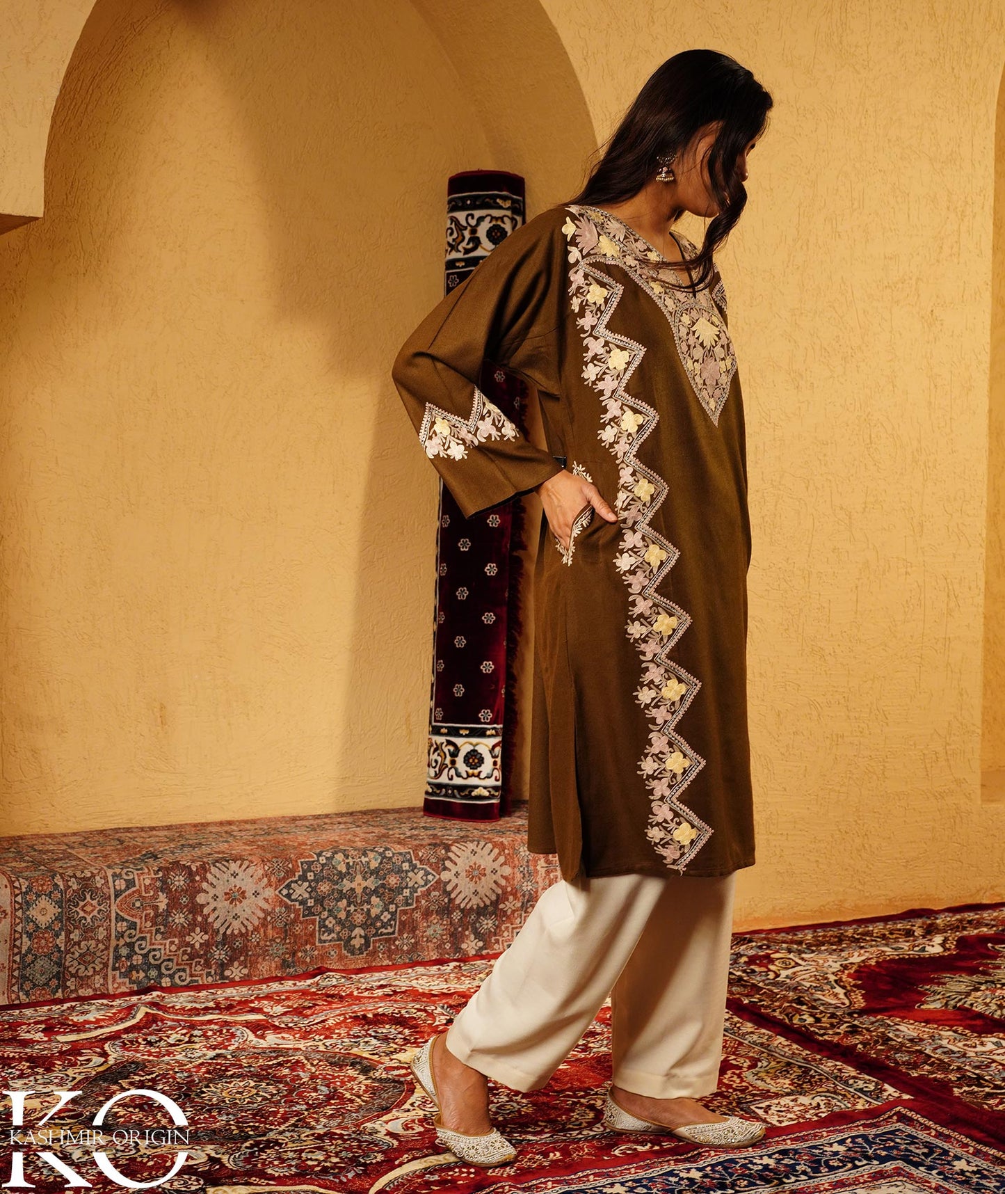 Olive Brown Aari & Zari Embroidered Woolen Pheran
