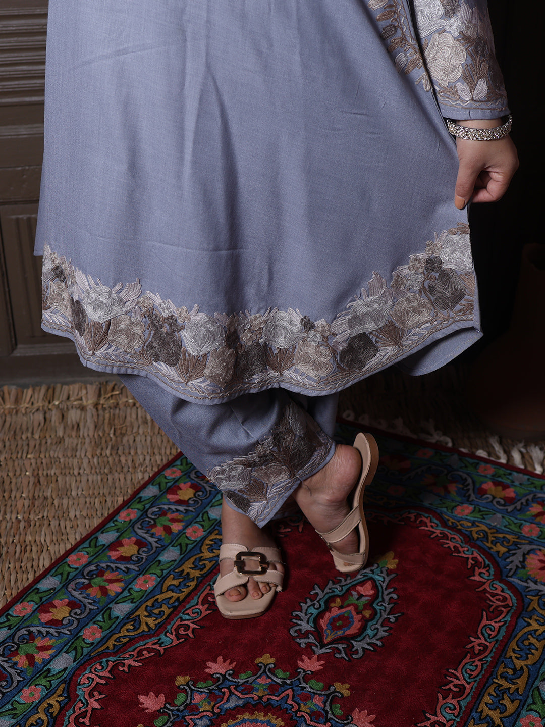 women wear lavender grey coord set summer