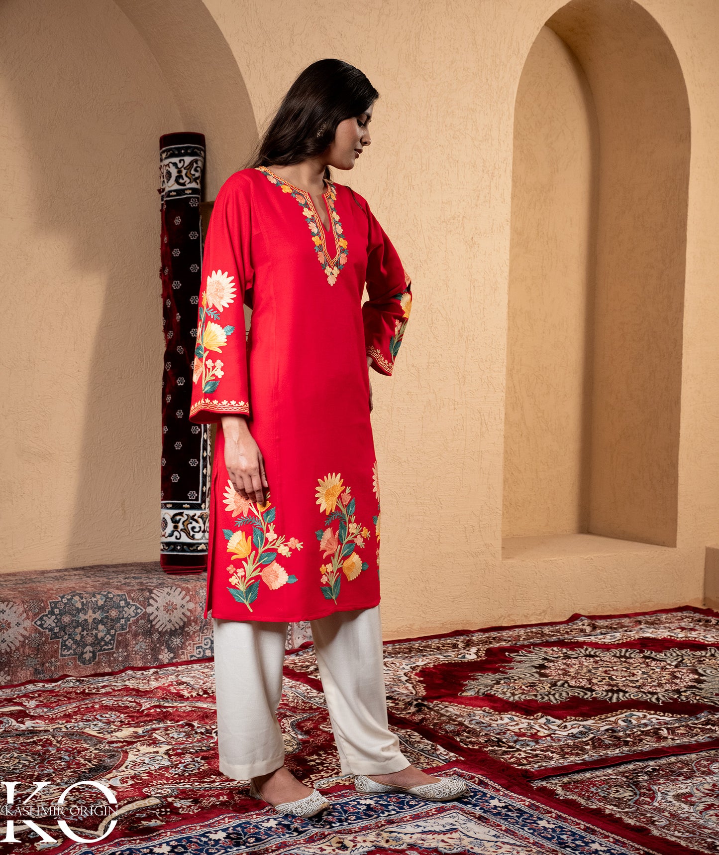 Red Floral Daman Design Aari Embroidered Woolen Pheran