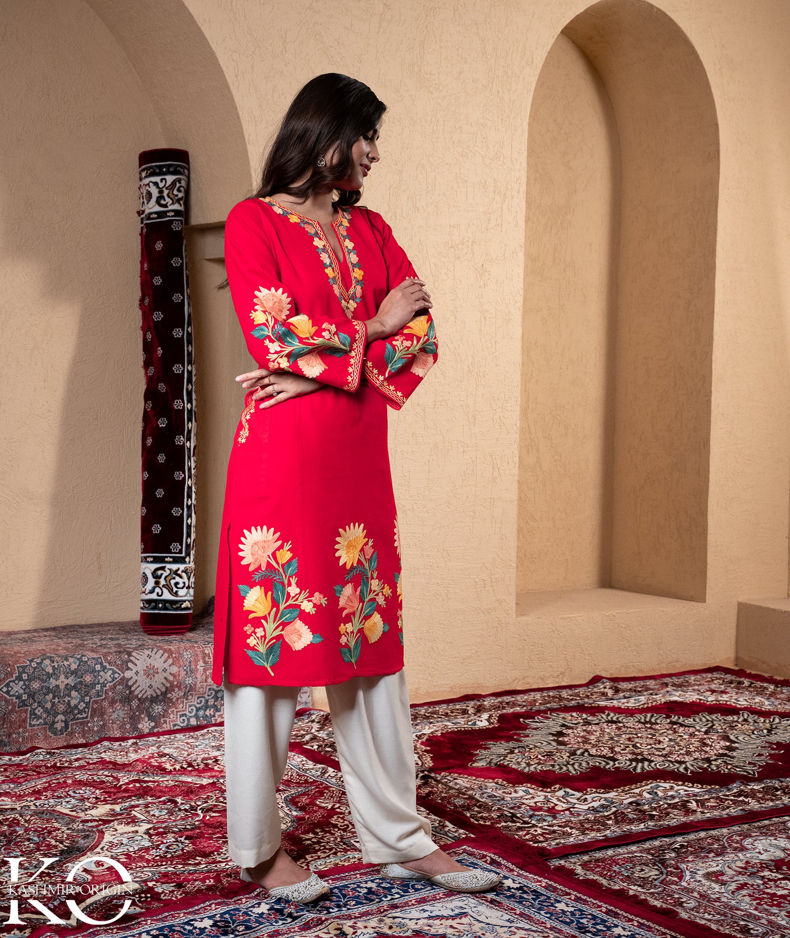 Red Floral Daman Design Aari Embroidered Woolen Pheran