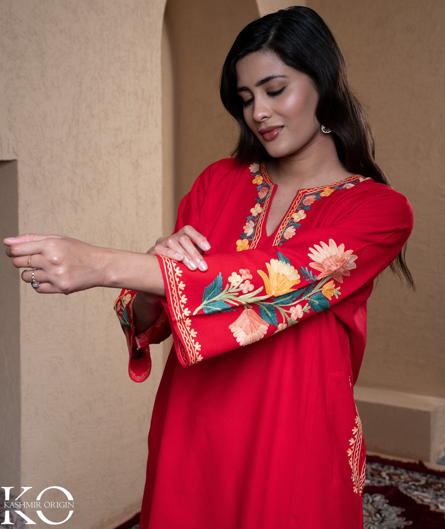 Red Floral Daman Design Aari Embroidered Woolen Pheran