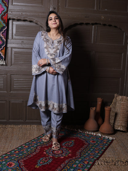 women wear lavender grey coord set summer
