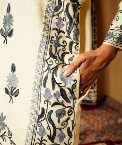 Cream Aari Embroidered Jamawar Design Woolen Pheran