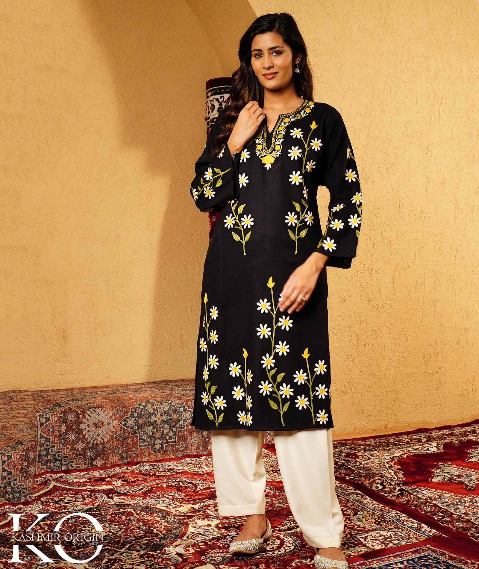 Black Oxeye Daisy Design Aari Embroidered Wool Pheran
