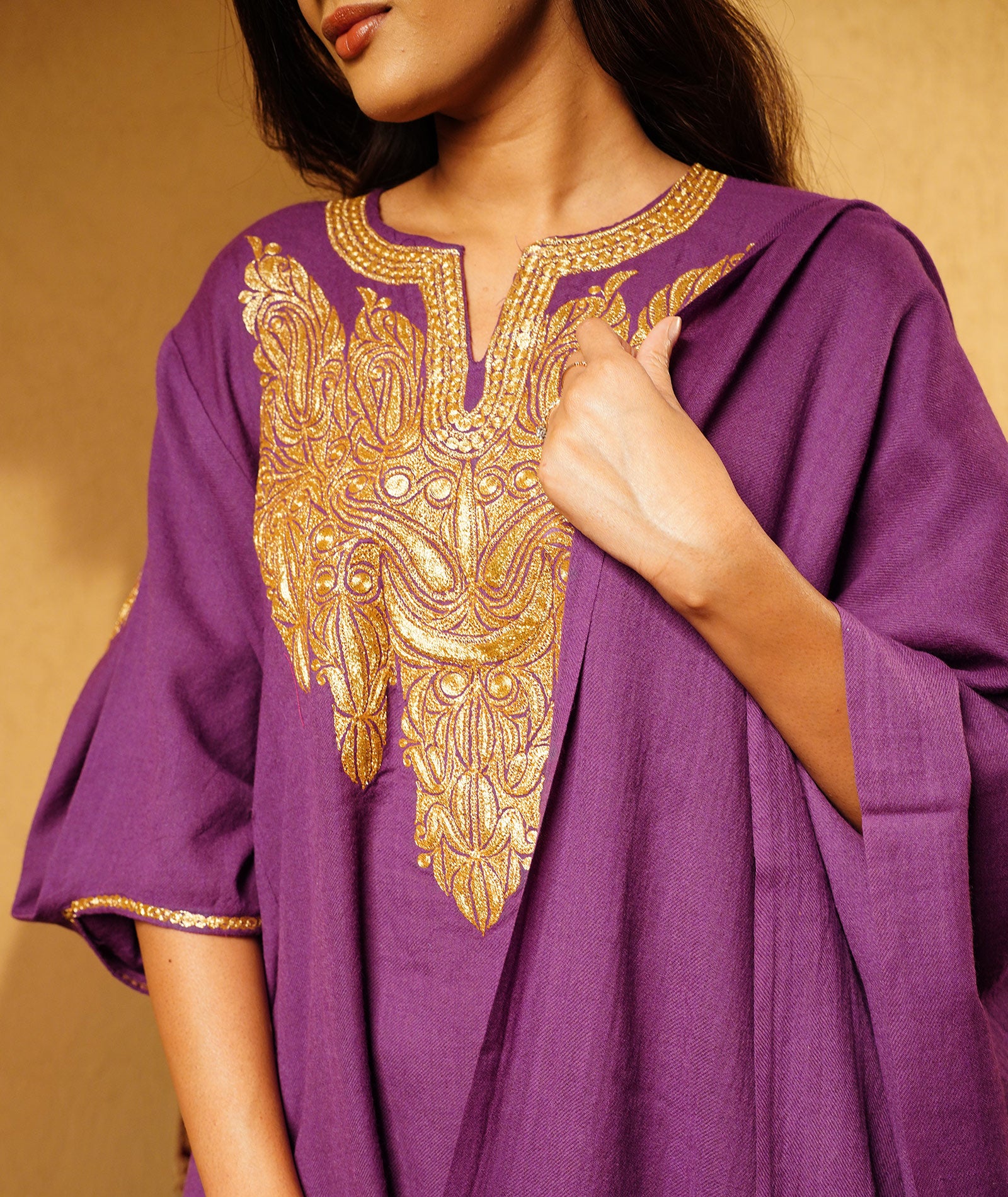 Purple Tilla Embroidered Pure Woolen Pheran Set With Shawl | Tradational Quraab Sleeve Design