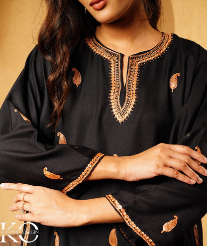 Black Tilla Embroidered Woolen Pheran Set With Shawl