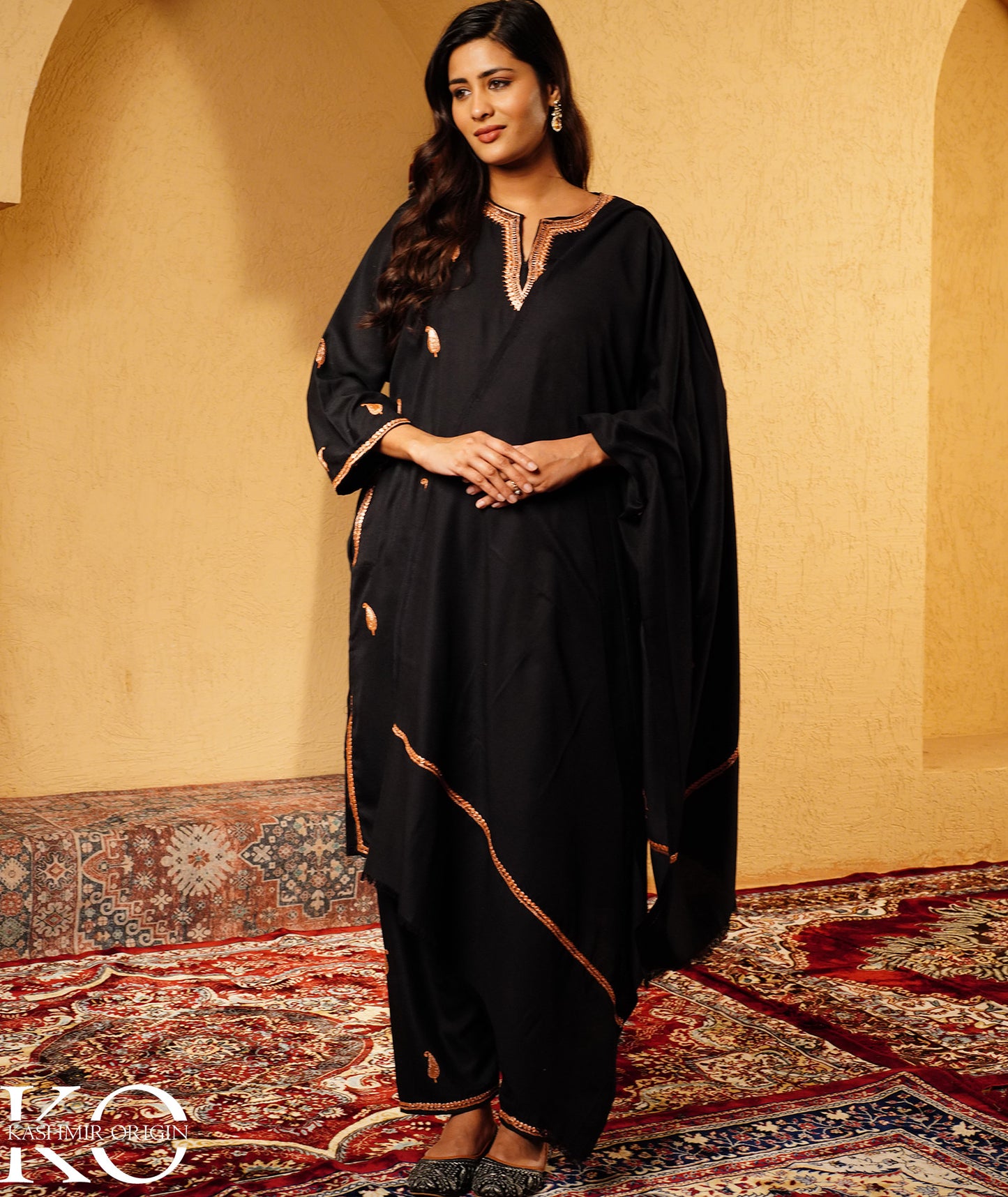 Black Tilla Embroidered Woolen Pheran Set With Shawl