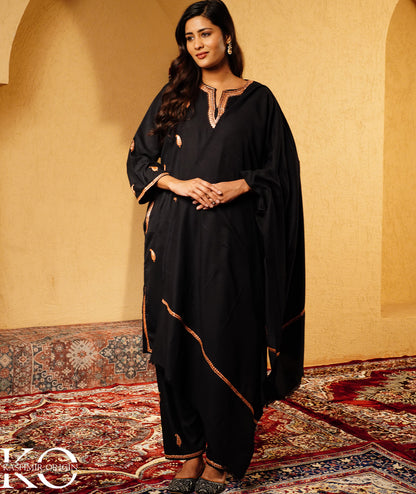 Black Tilla Embroidered Woolen Pheran Set With Shawl