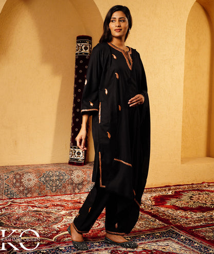 Black Tilla Embroidered Woolen Pheran Set With Shawl