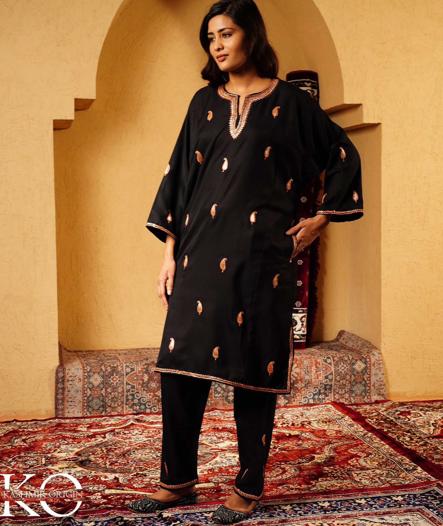 Black Tilla Embroidered Woolen Pheran Set With Shawl