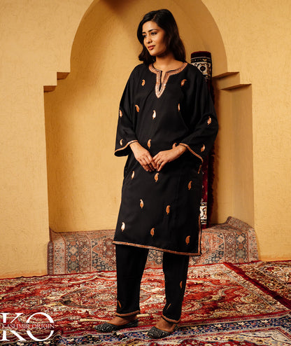Black Tilla Embroidered Woolen Pheran Set With Shawl