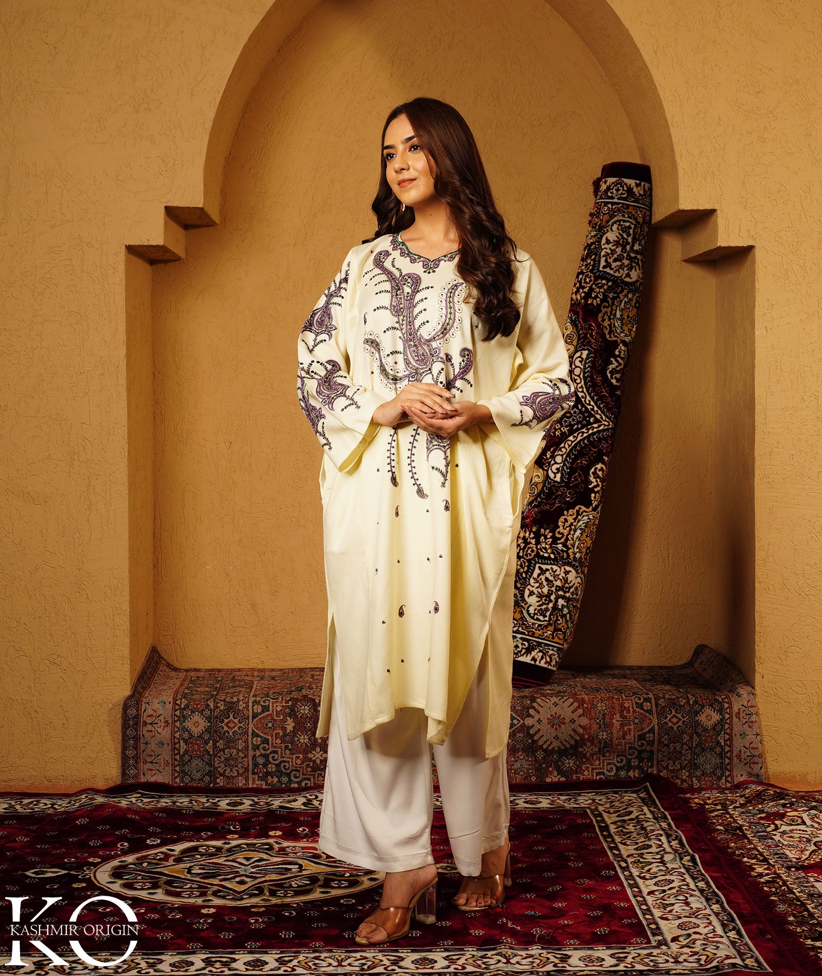 Ivory Sozni Embroidered Woolen Kashmiri Pheran