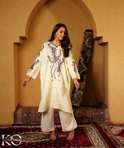 Ivory Sozni Embroidered Woolen Kashmiri Pheran