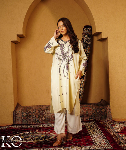 Ivory Sozni Embroidered Woolen Kashmiri Pheran