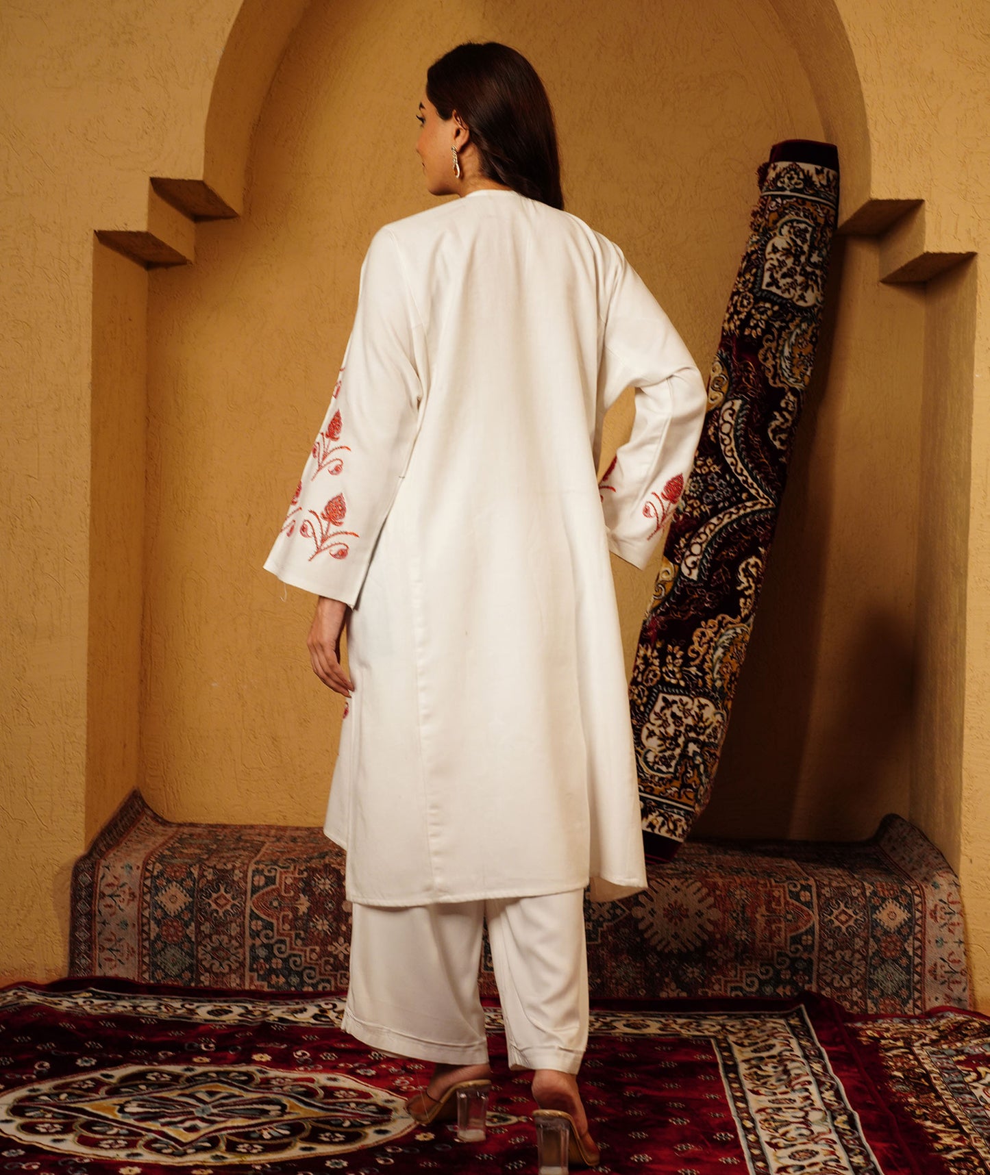 White Sozni Embroidered Woolen Pheran