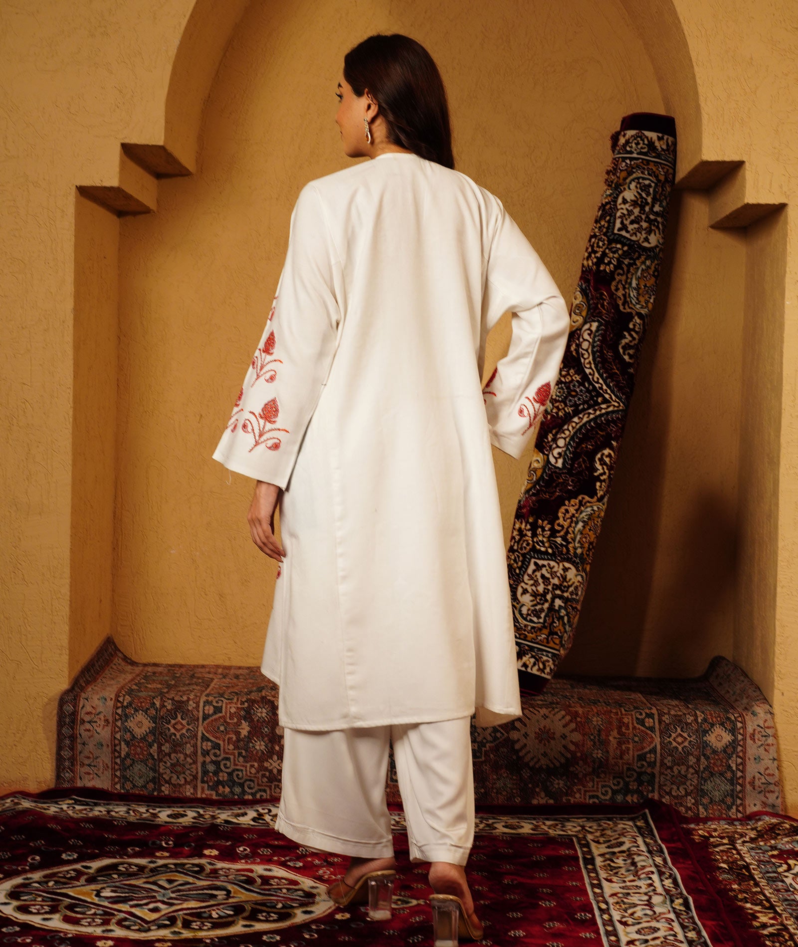 White Sozni Embroidered Woolen Pheran