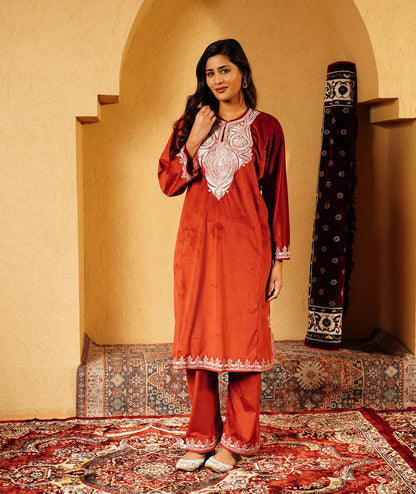 Red Tilla Embroidered Velvet Pheran Set With Shawl