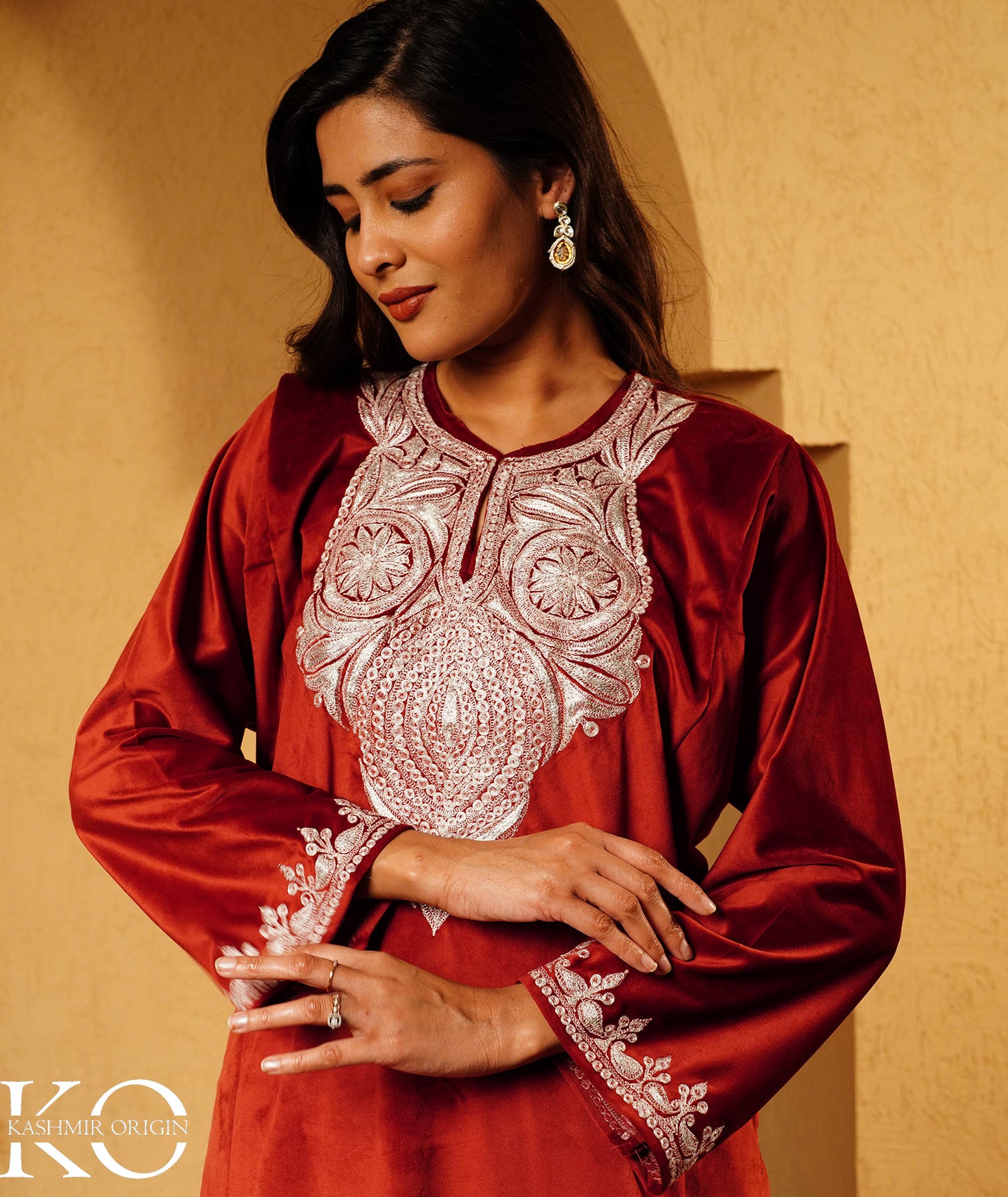 Red Tilla Embroidered Velvet Pheran Set With Shawl