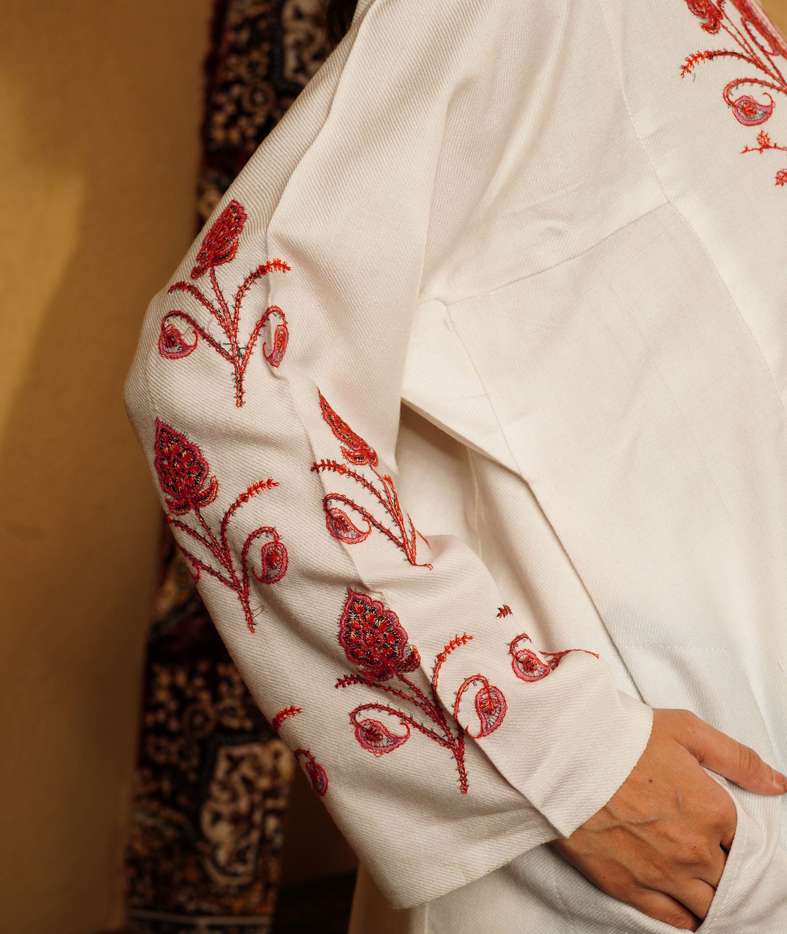 White Sozni Embroidered Woolen Pheran