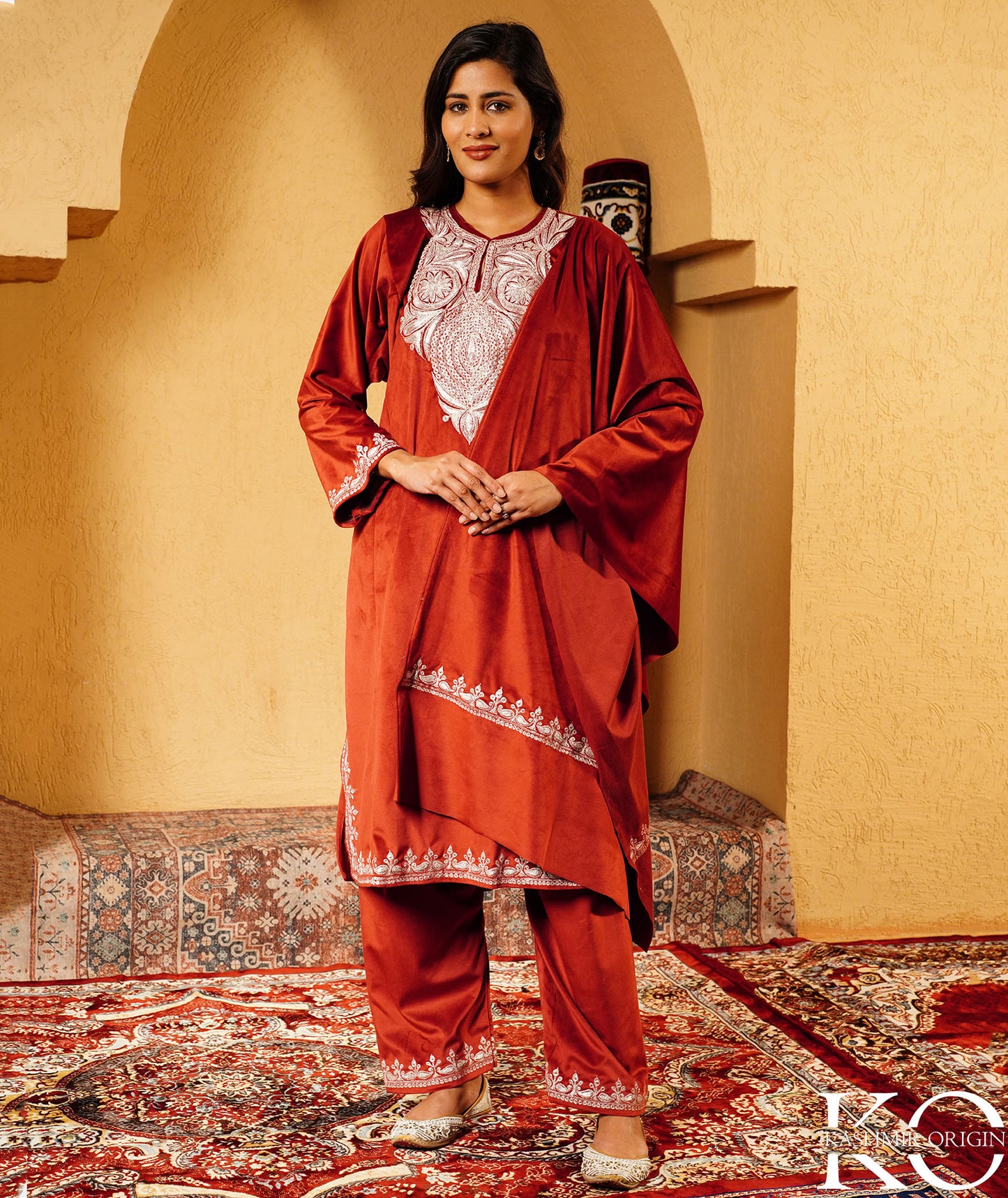 Red Tilla Embroidered Velvet Pheran Set With Shawl