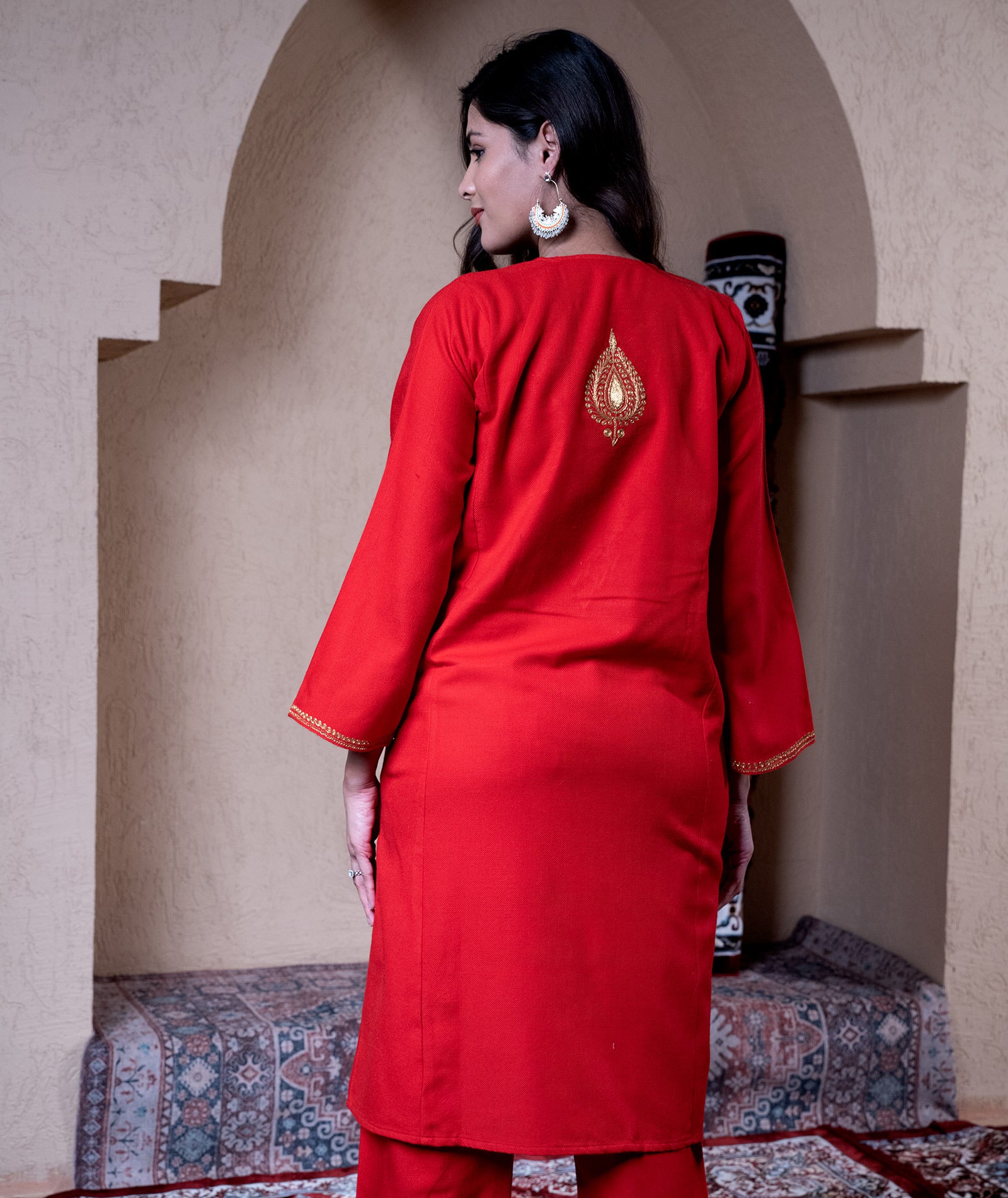 Rose Red Tilla Embroidered Leaf Design Woolen Pheran Set