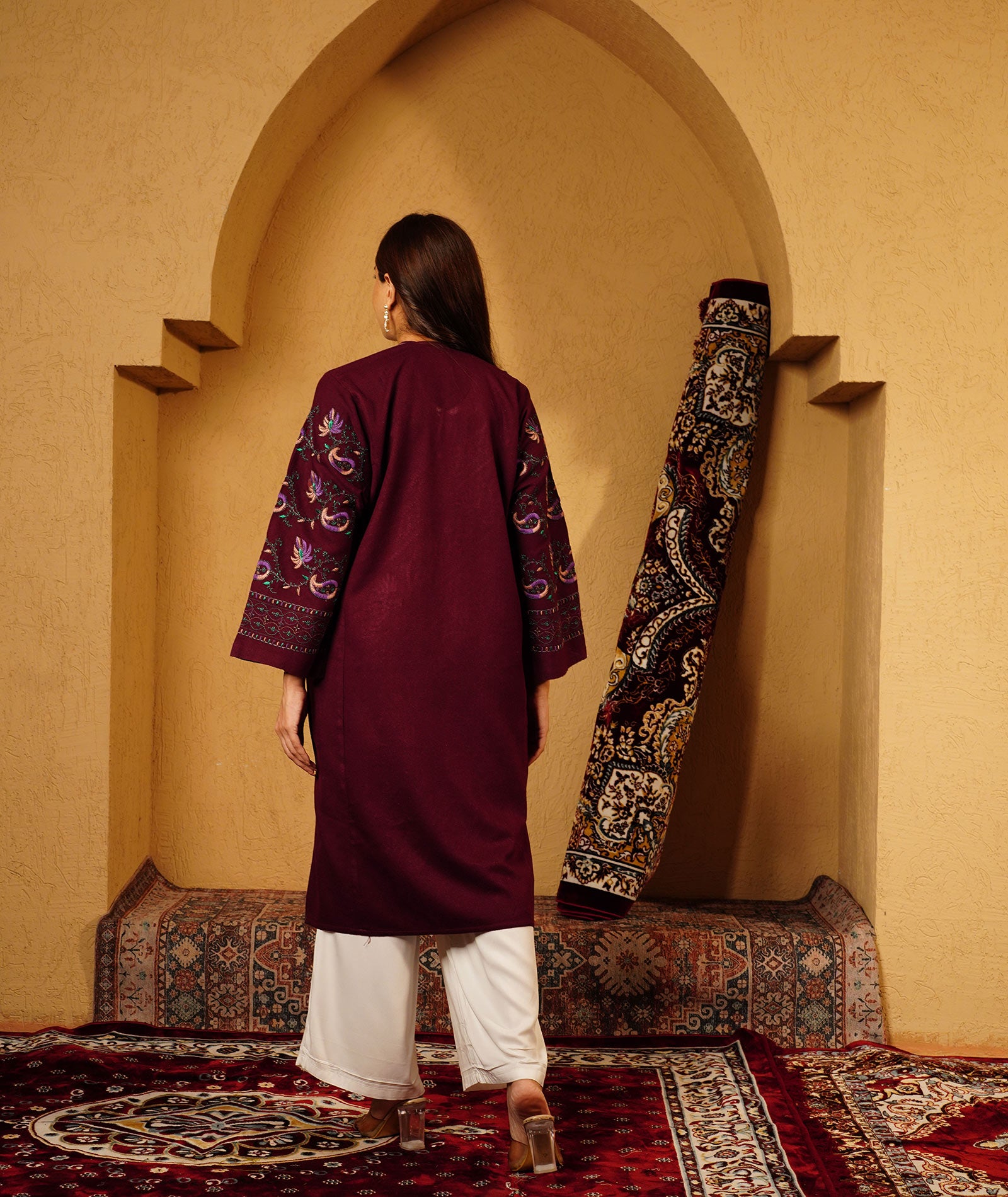 Wine Sozni Embroidered Jamawar Design Woollen Pheran