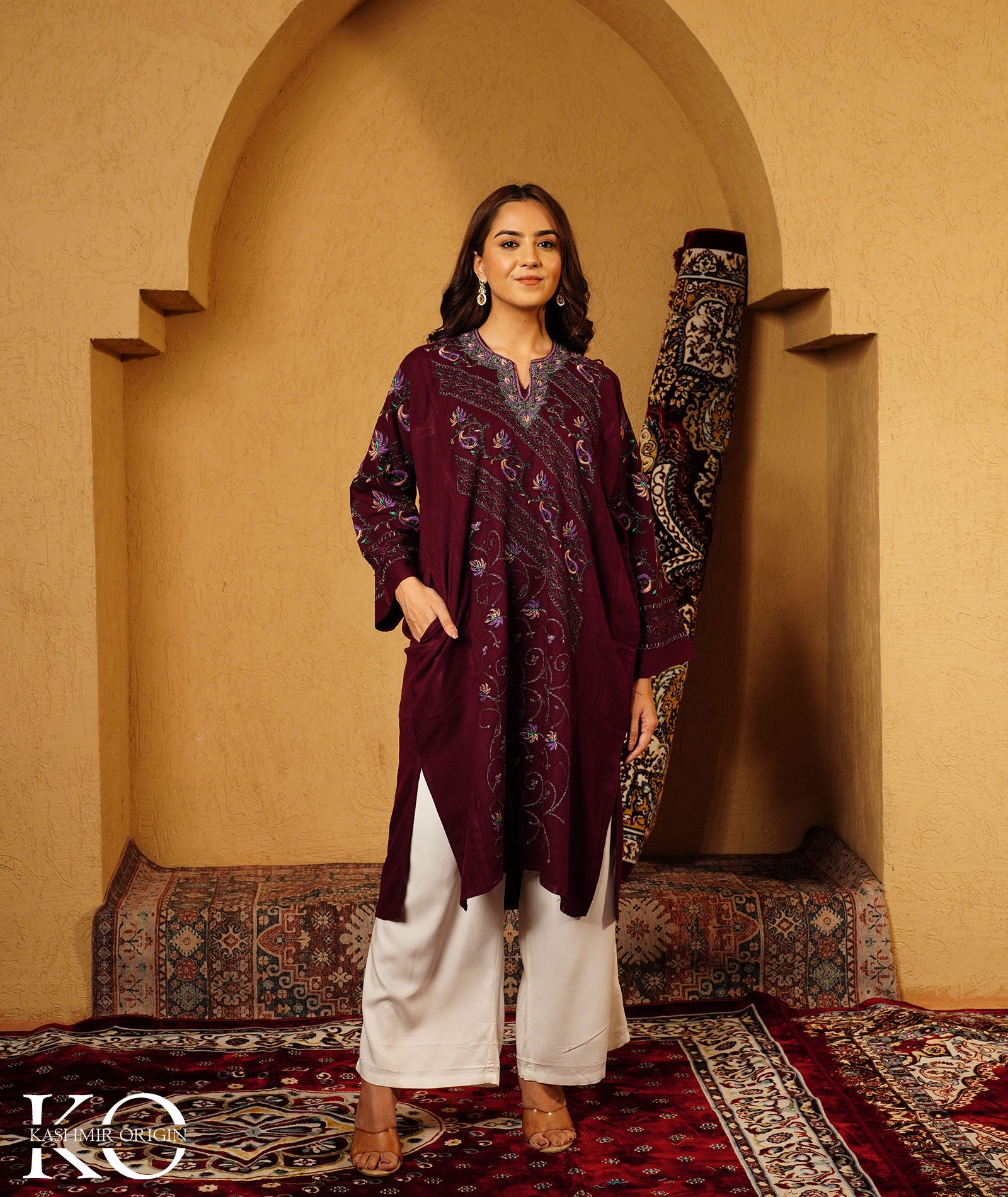 Wine Sozni Embroidered Jamawar Design Woollen Pheran