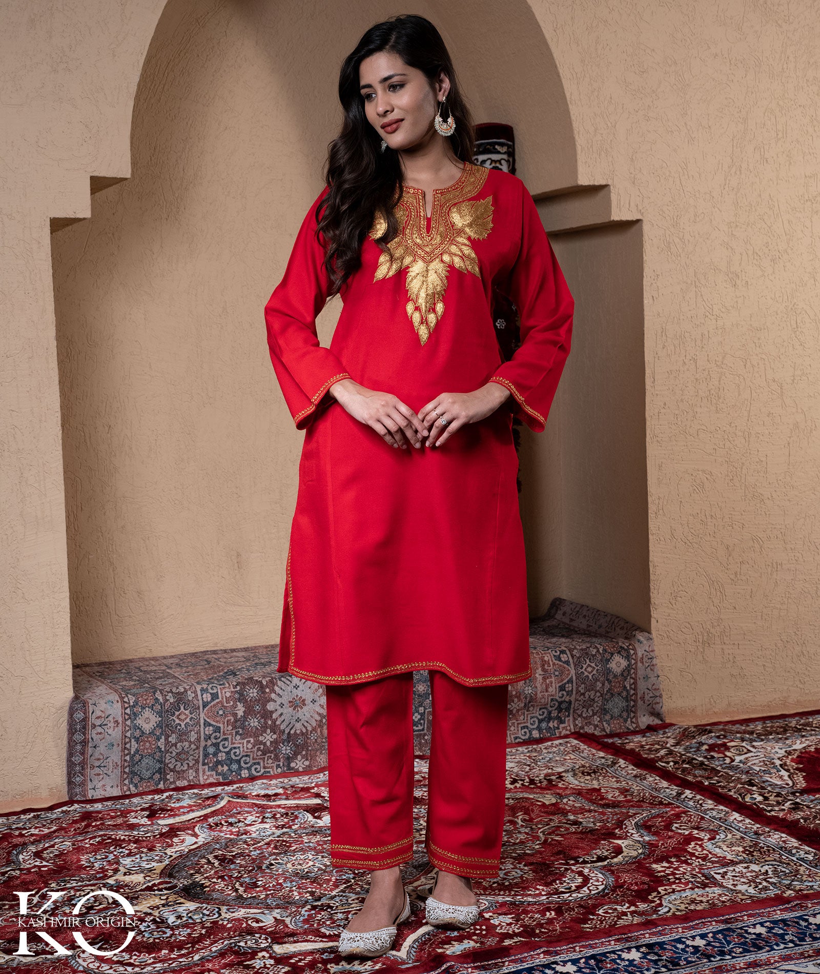Rose Red Tilla Embroidered Leaf Design Woolen Pheran Set