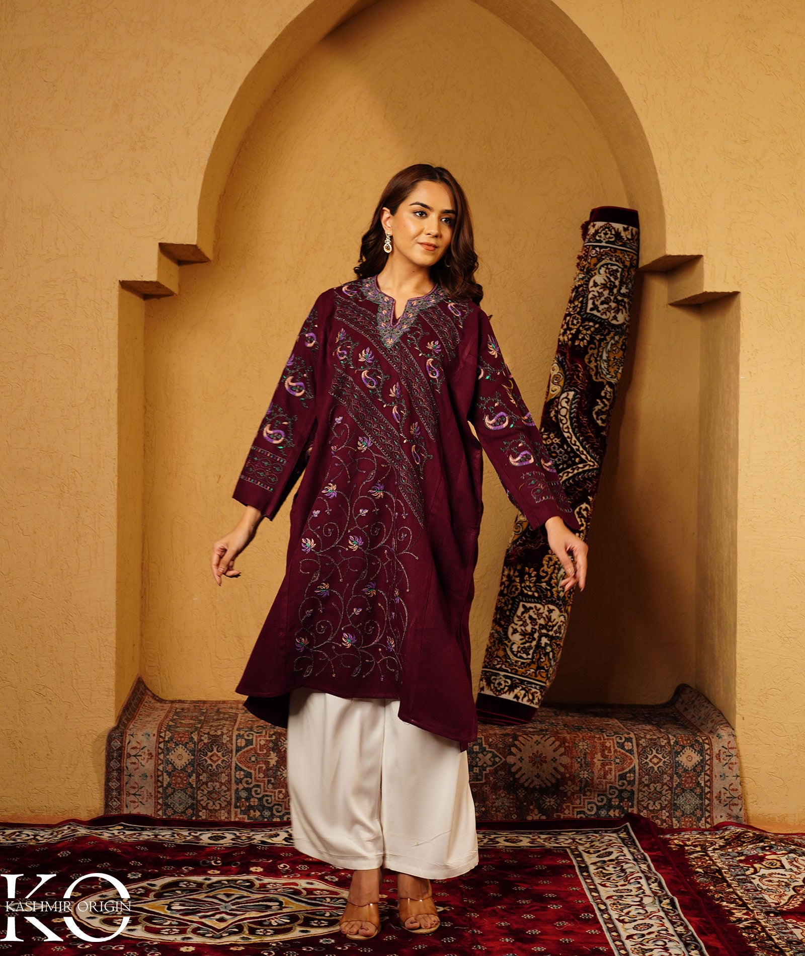 Wine Sozni Embroidered Jamawar Design Woollen Pheran