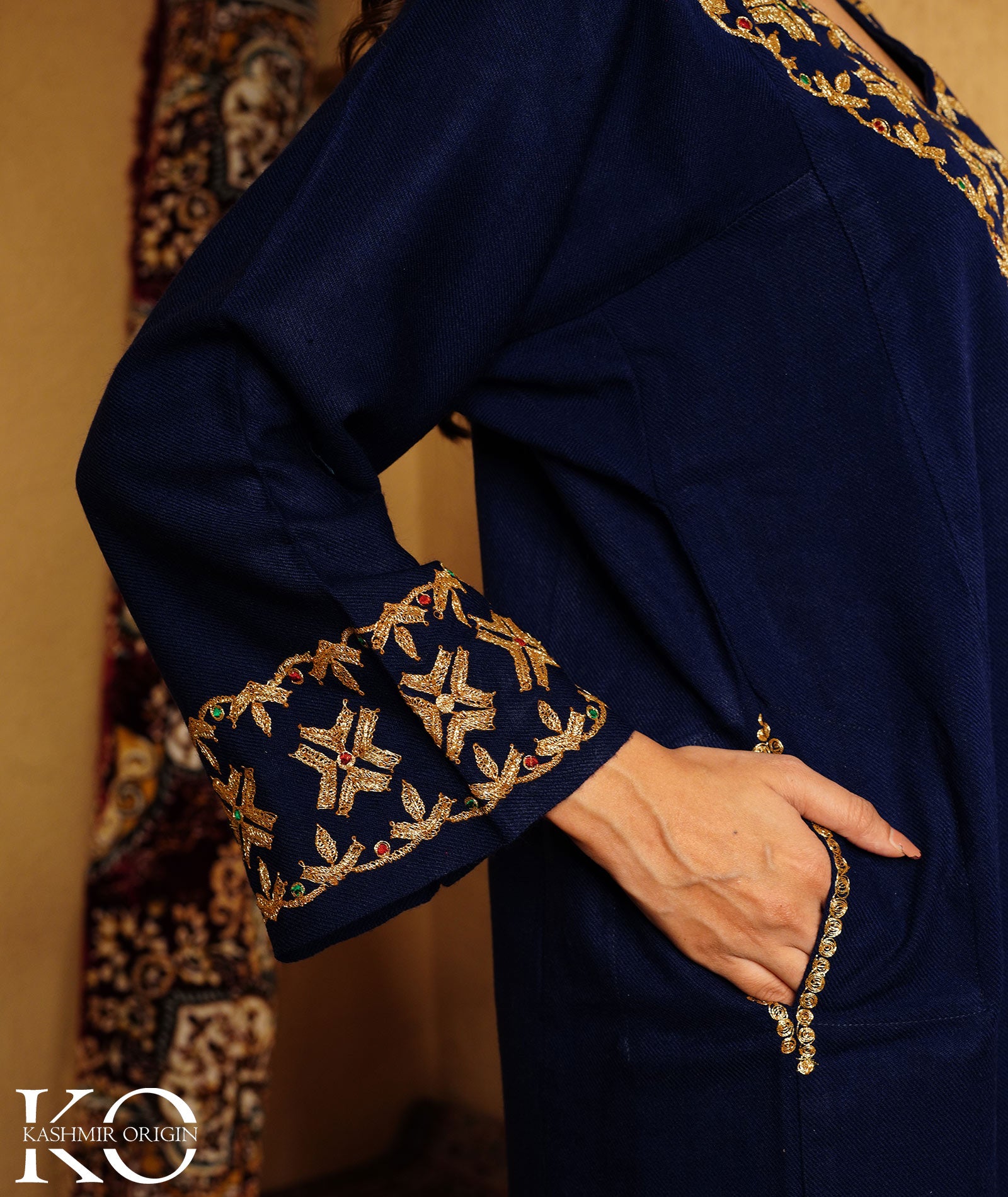 Navy Blue Bote Tilla Embroidered Kashmiri Woolen Pheran
