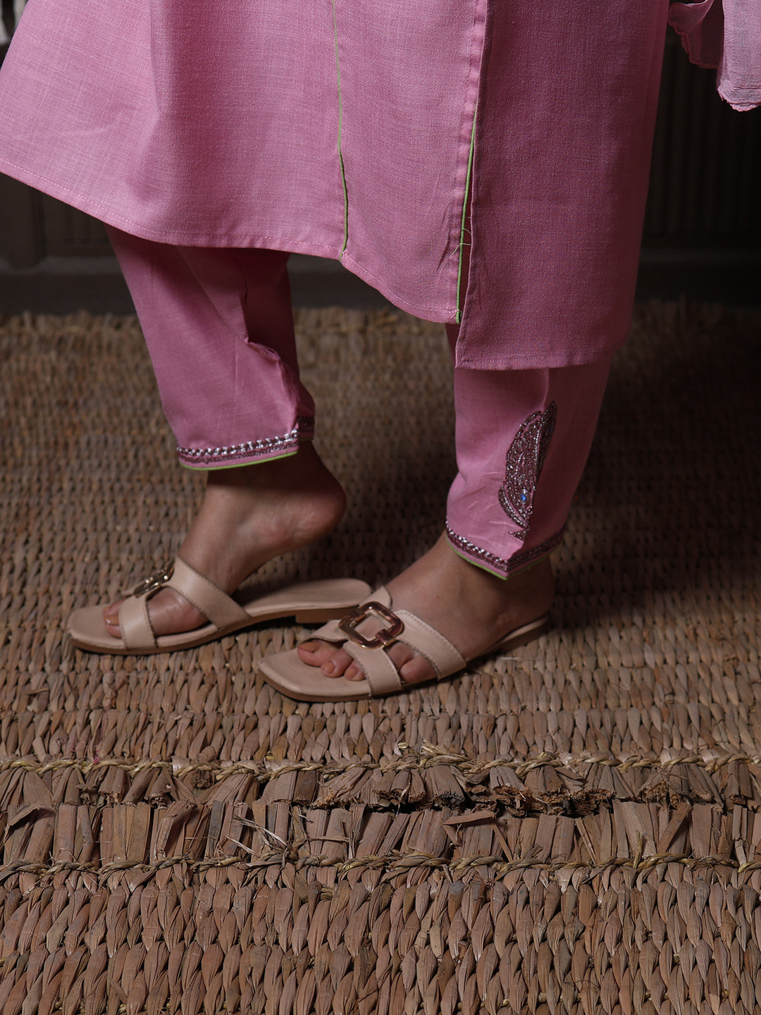 Light Pink Tilla Embroidered Kashmiri 3-Piece Suit | With Chiffon Dupatta