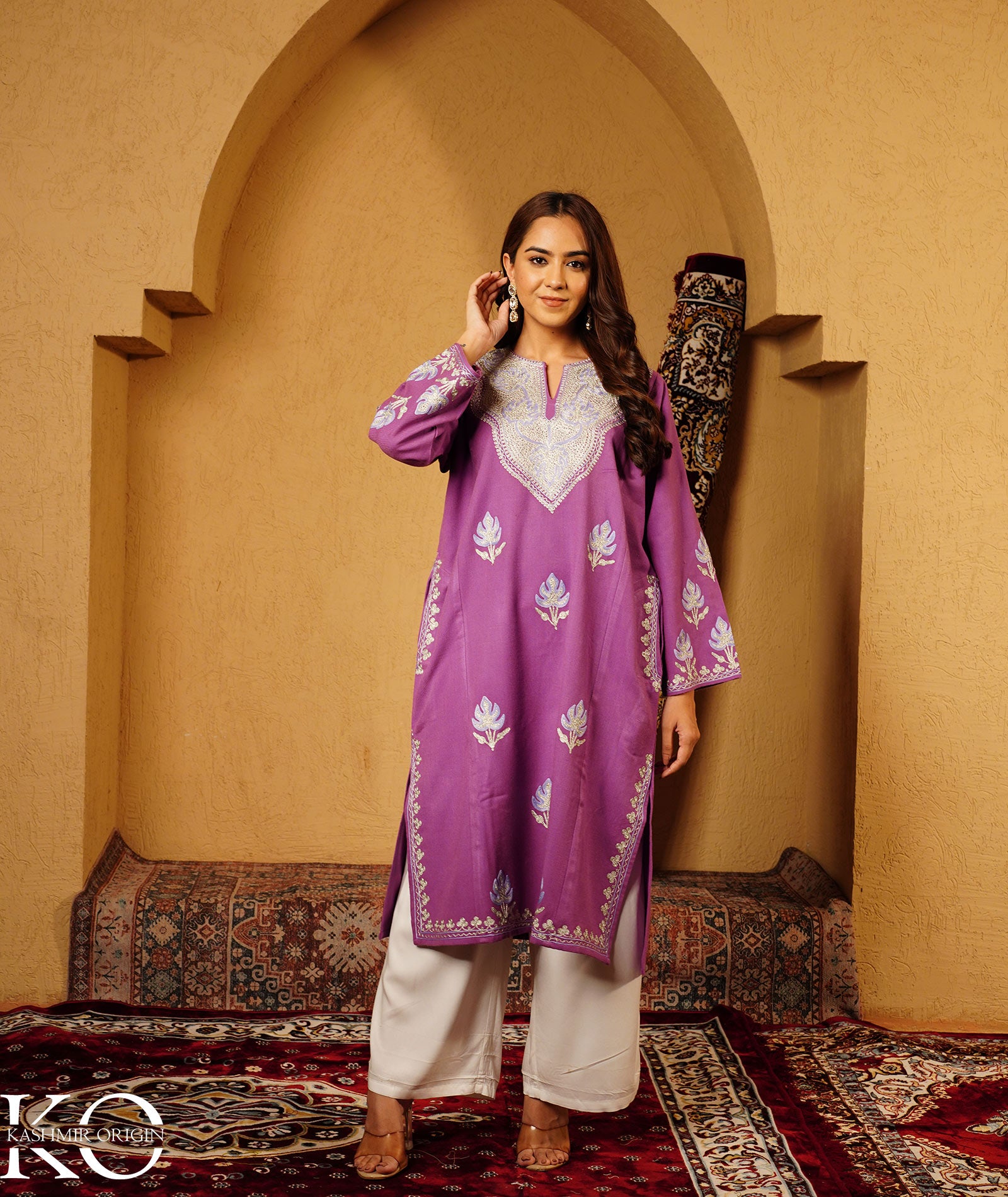Lilac Zari And Aari Embroidered Wool Phiran