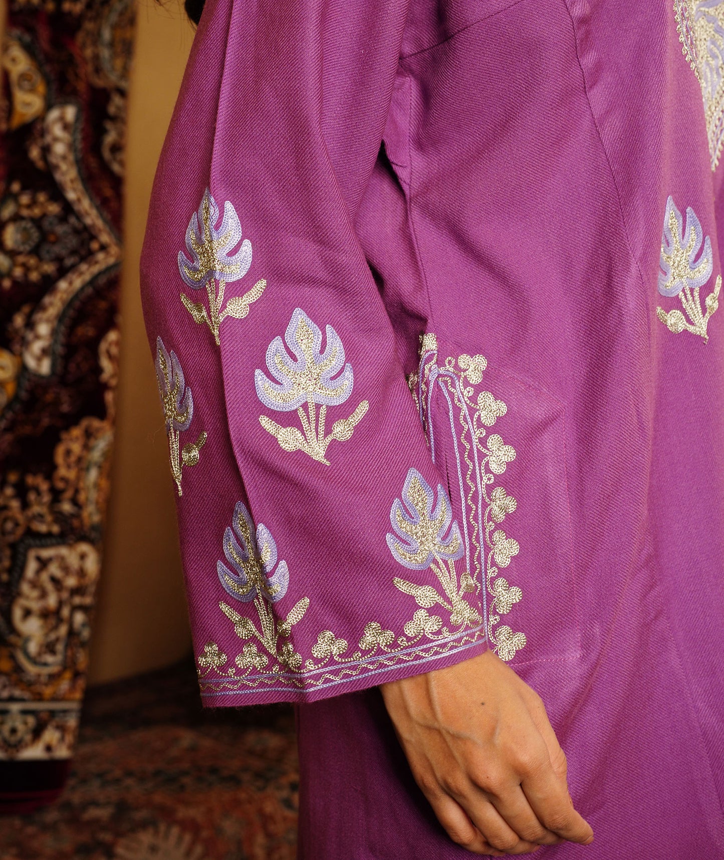 Lilac Zari And Aari Embroidered Wool Phiran