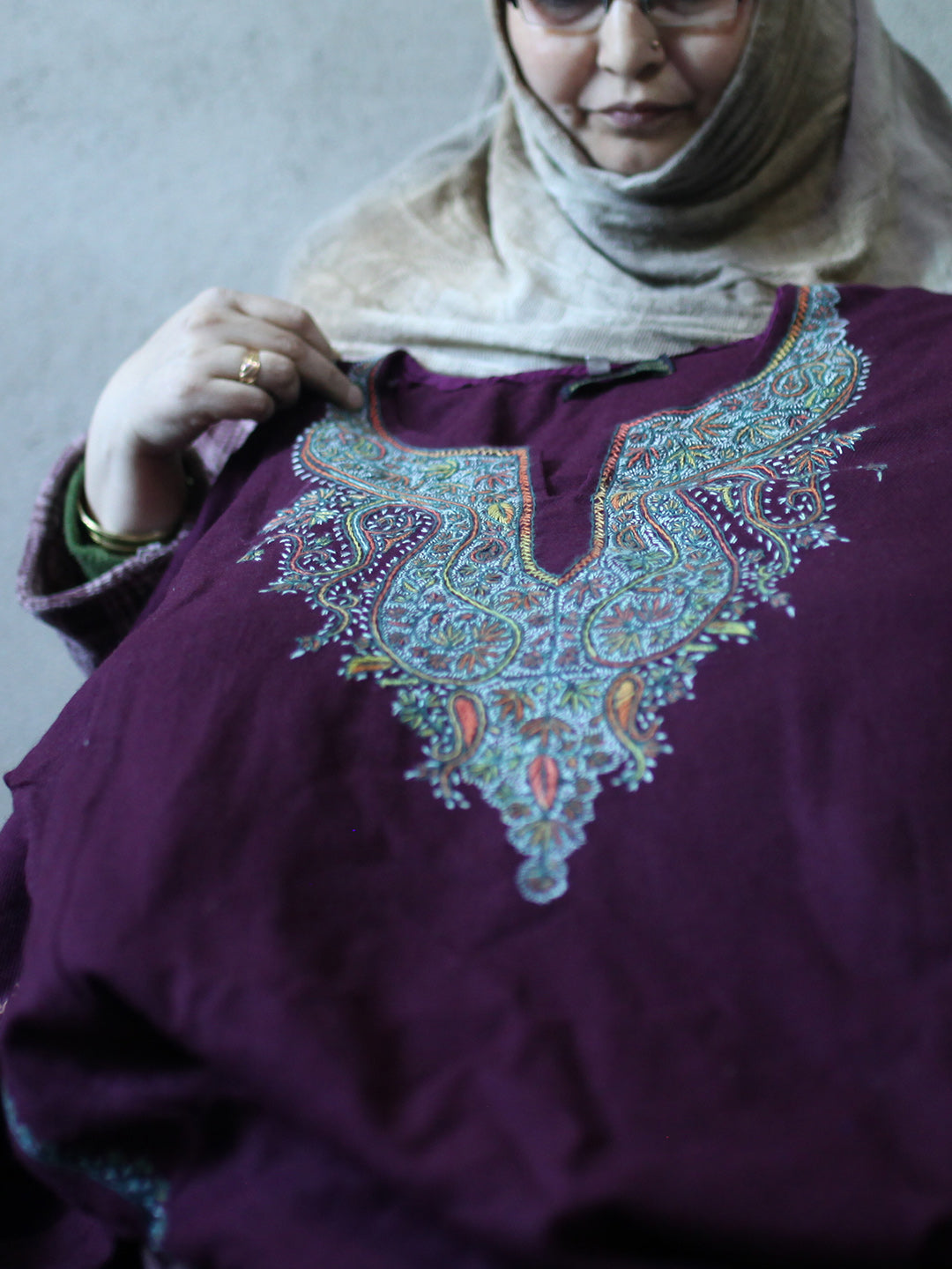 Kashmiri Hand Sozni Embroidered Wine Woolen Pheran | Hand Needle Work | Kashmiri handsozni Work