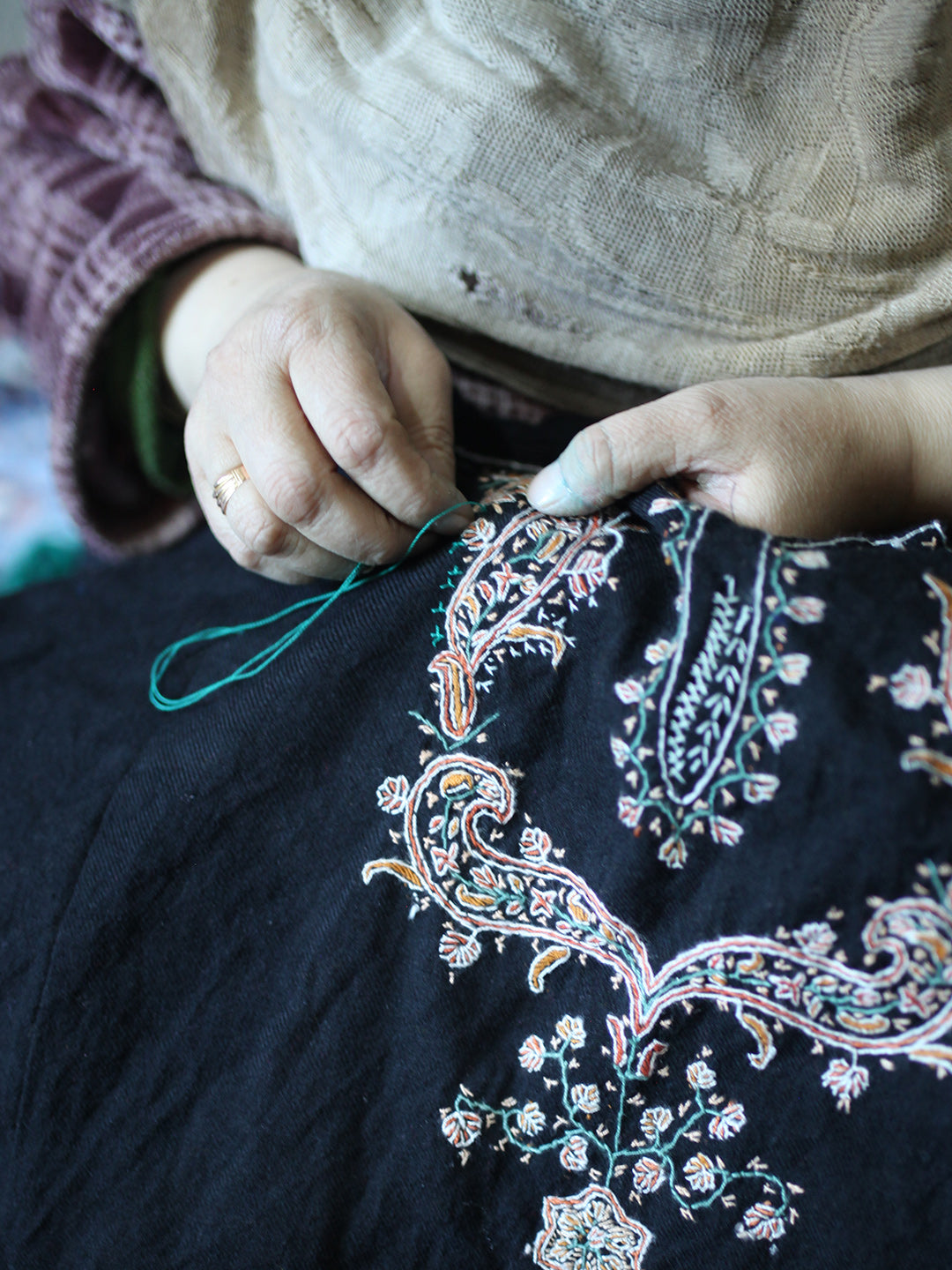 Black Hand Sozni Embroidered Kashmiri Pure Wool Pheran | Artisan Made | Needle Work Pheran | Hand Embroidery