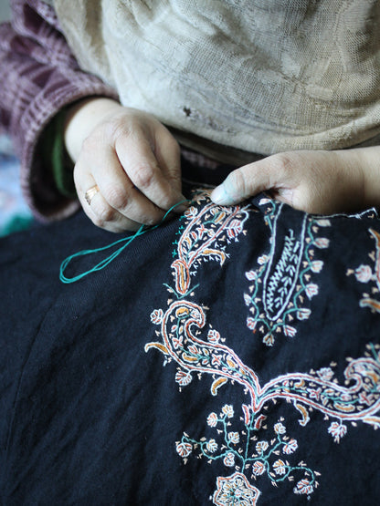 Black Hand Sozni Embroidered Kashmiri Pure Wool Pheran | Artisan Made | Needle Work Pheran | Hand Embroidery