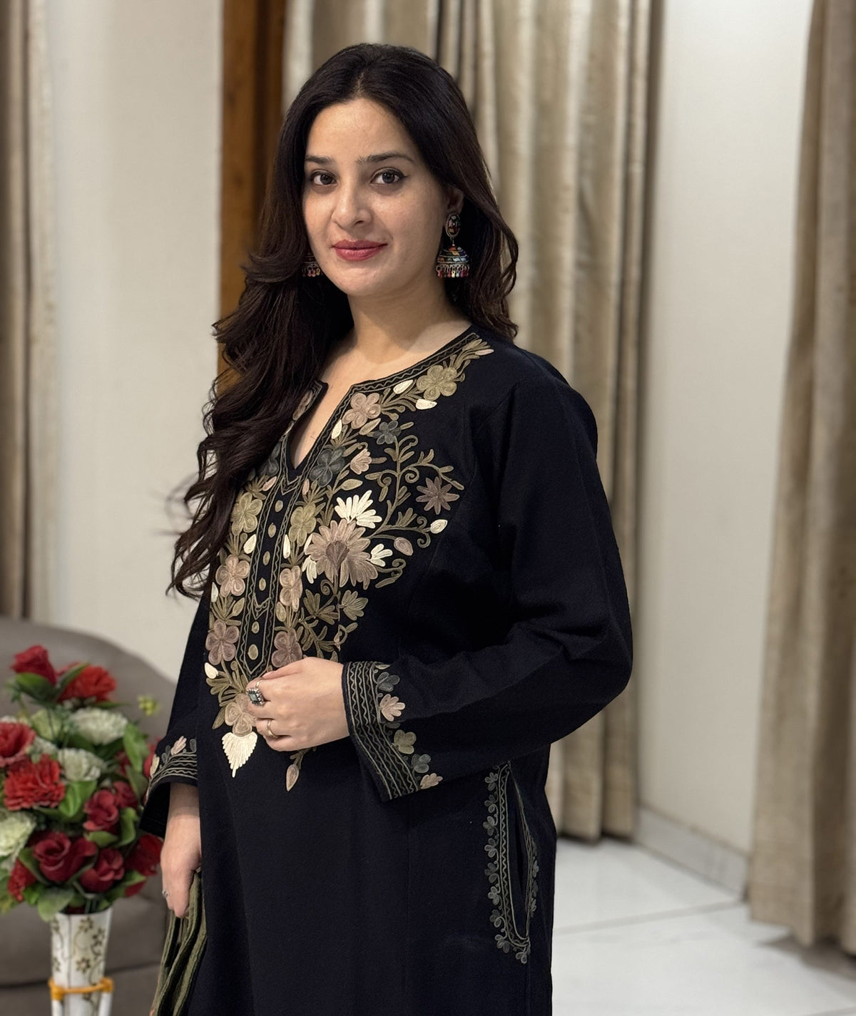 Black Posh Naal Aari Embroidered Pheran